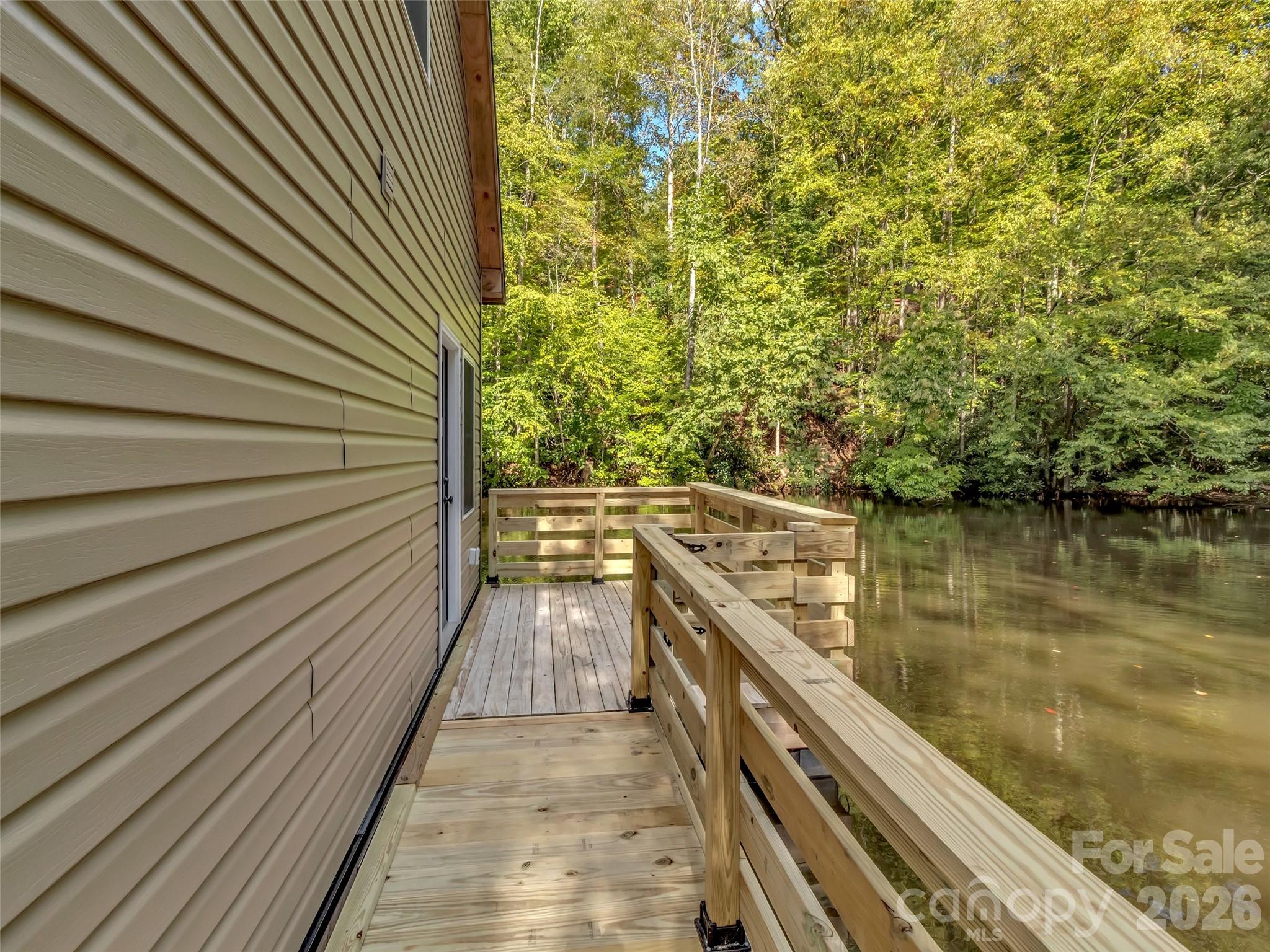 535 Hemlock Loop — Maggie Valley