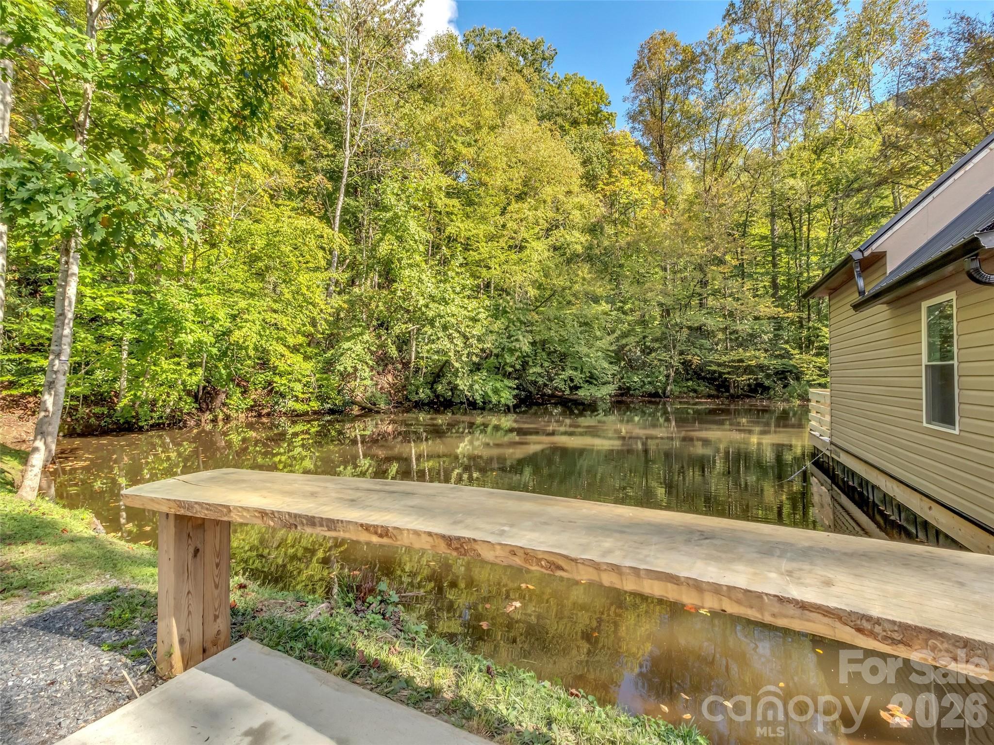 535 Hemlock Loop — Maggie Valley