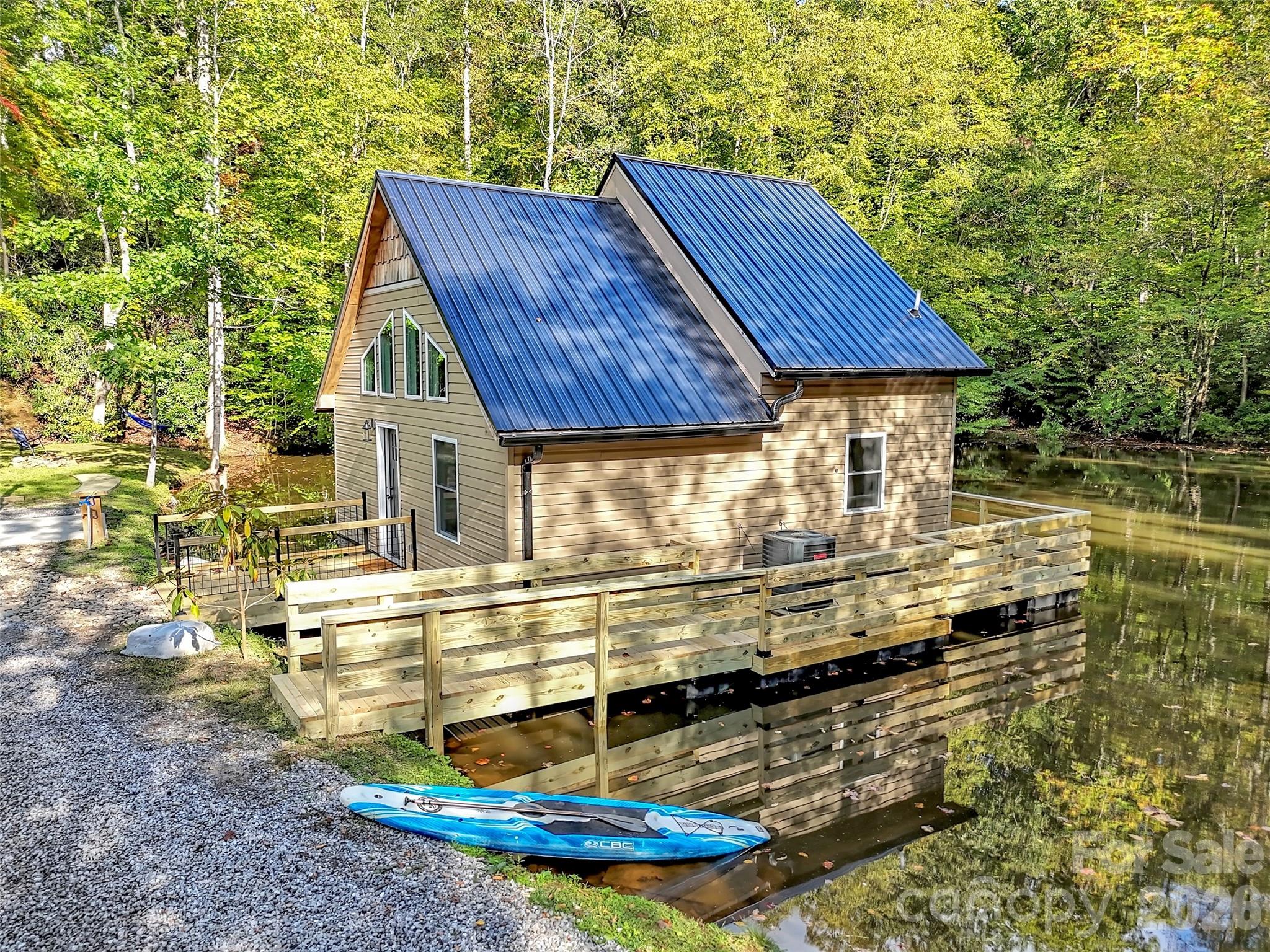 535 Hemlock Loop — Maggie Valley