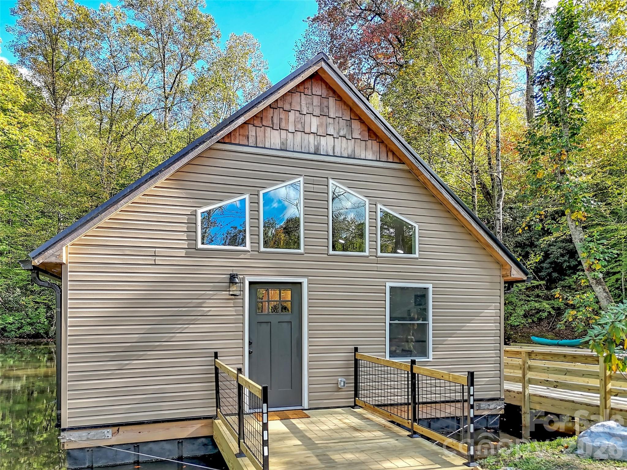 535 Hemlock Loop — Maggie Valley