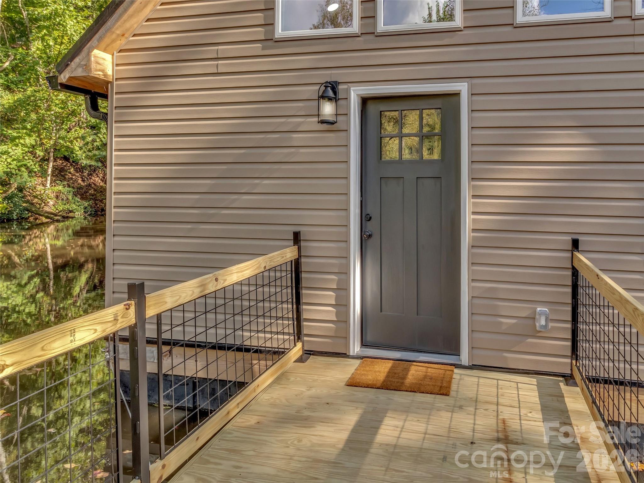 535 Hemlock Loop — Maggie Valley