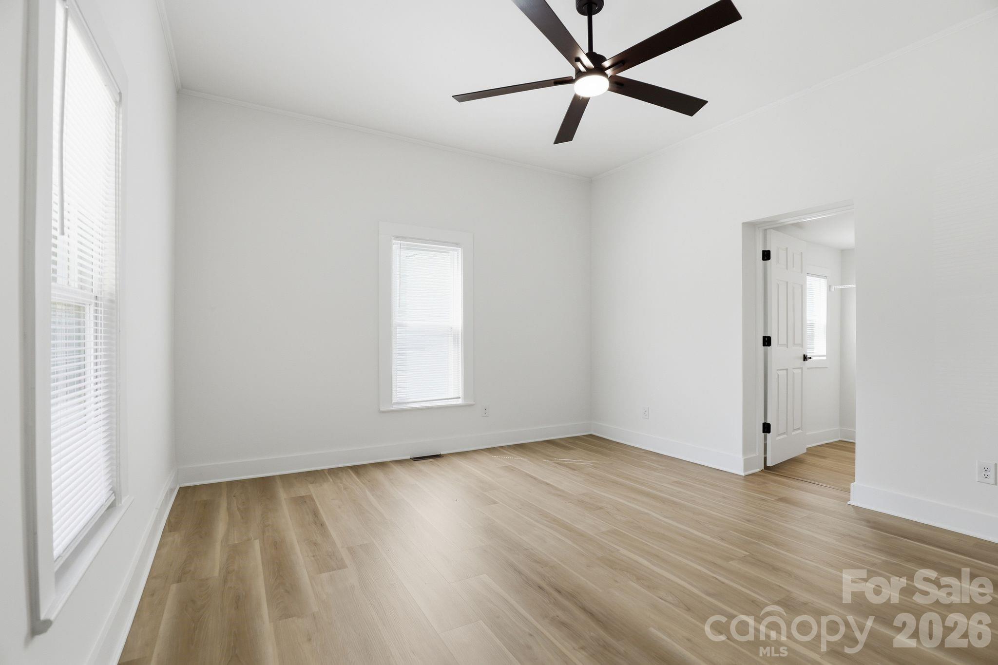 630 N Davis Avenue — Newton