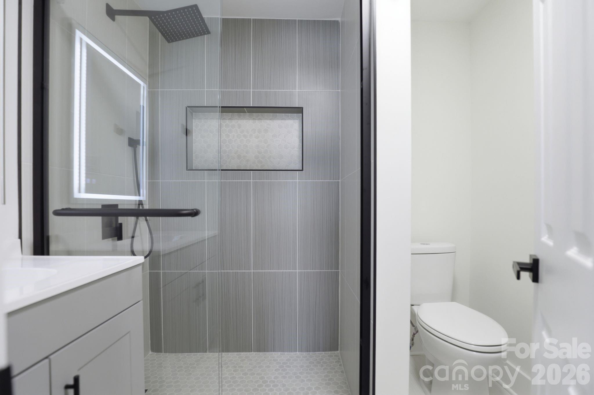 630 N Davis Avenue — Newton