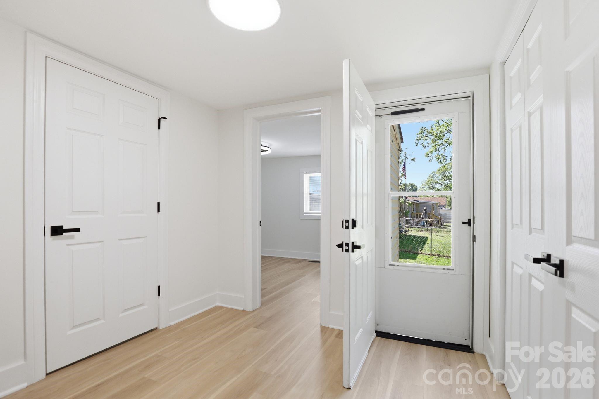 630 N Davis Avenue — Newton