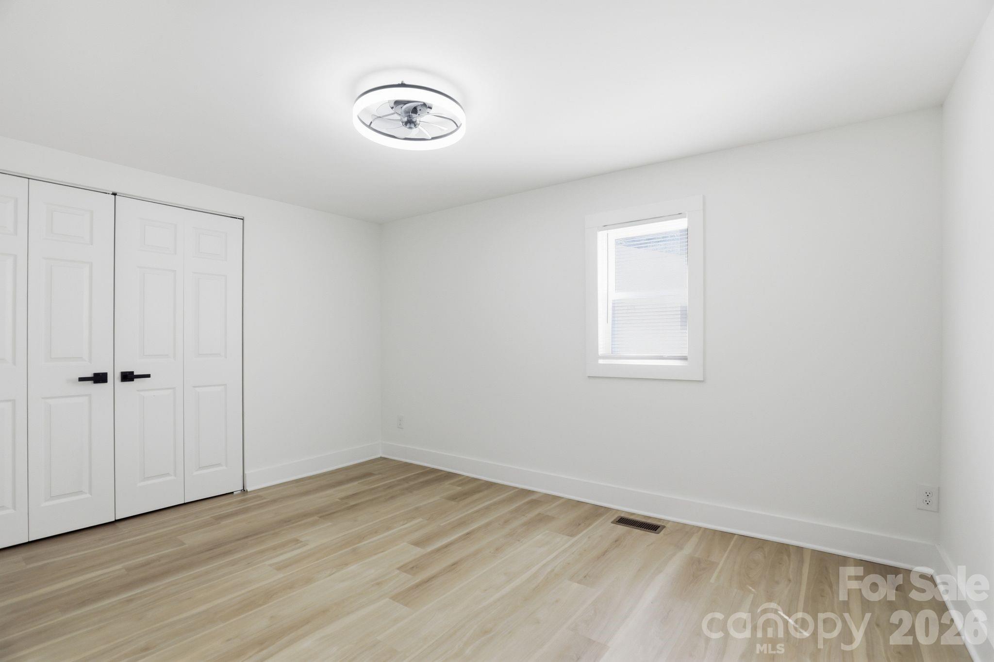 630 N Davis Avenue — Newton