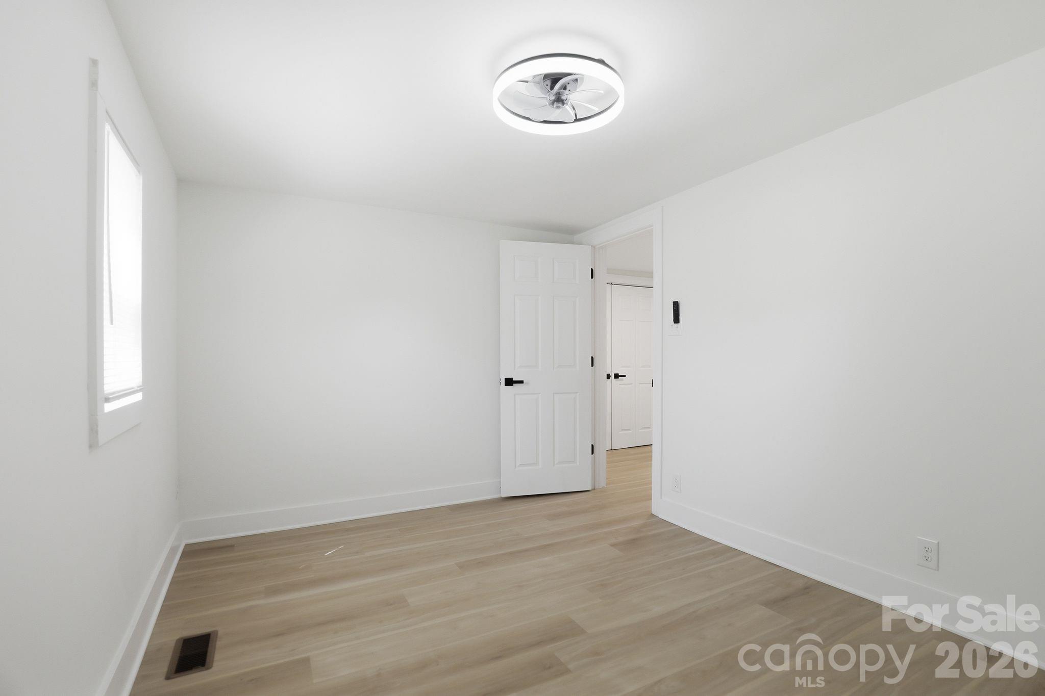 630 N Davis Avenue — Newton