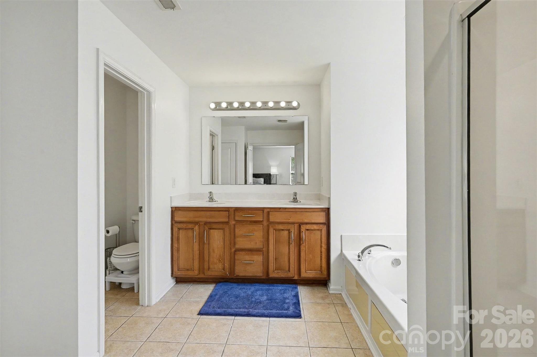 12700 Oldehurst Place — Charlotte