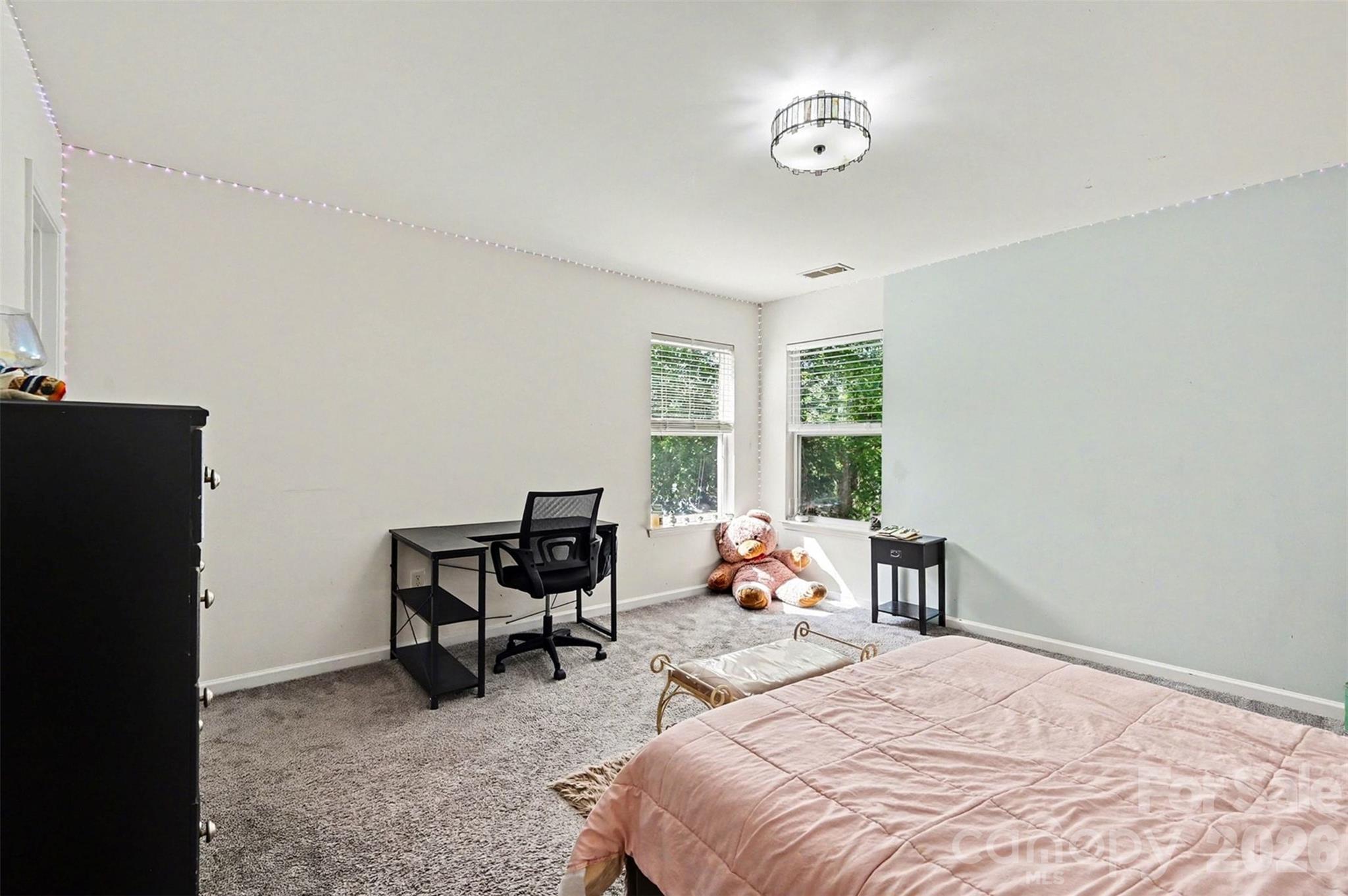 12700 Oldehurst Place — Charlotte
