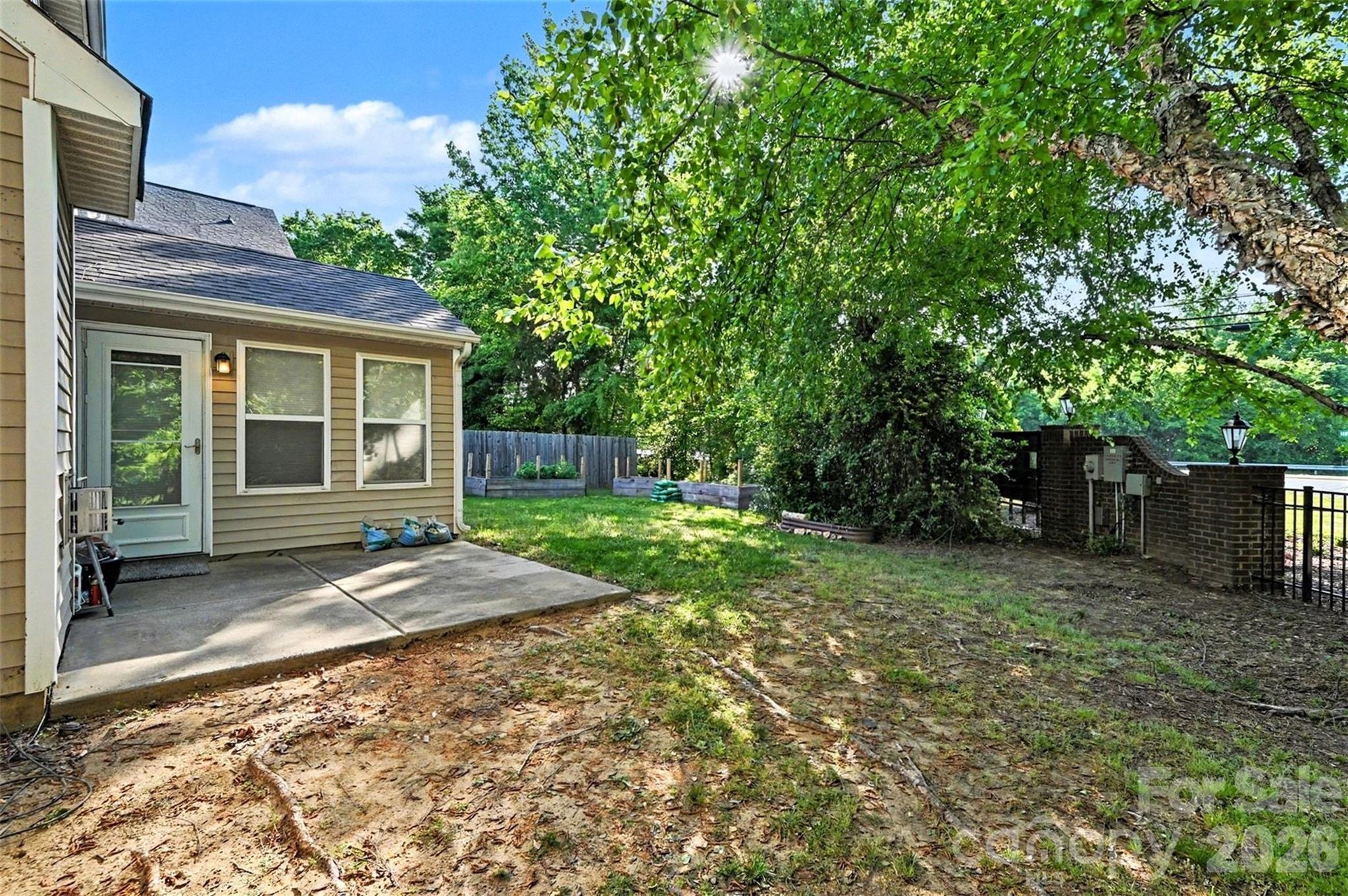 12700 Oldehurst Place — Charlotte