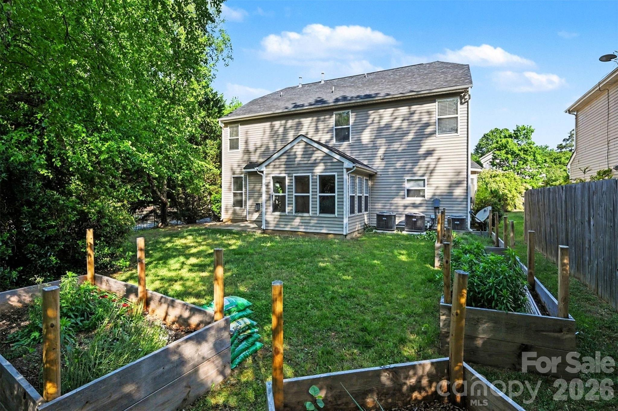 12700 Oldehurst Place — Charlotte
