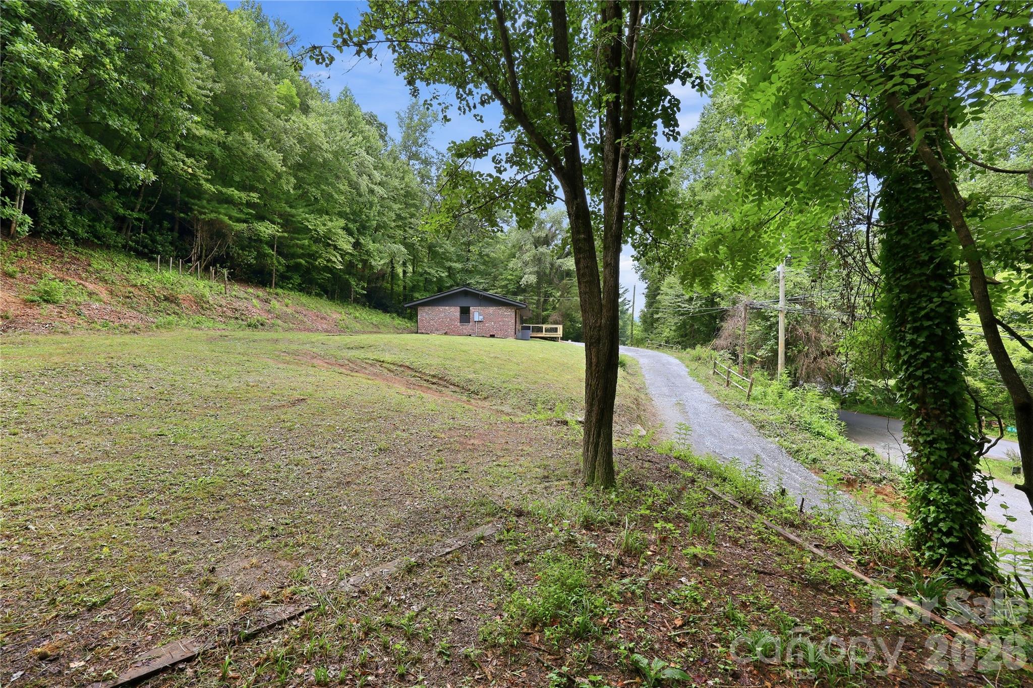 30 Top Of The Mountain Road — Hendersonville