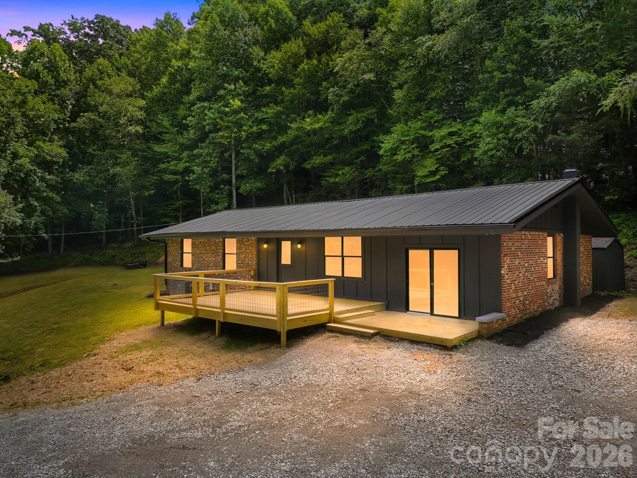 30 Top Of The Mountain Road — Hendersonville
