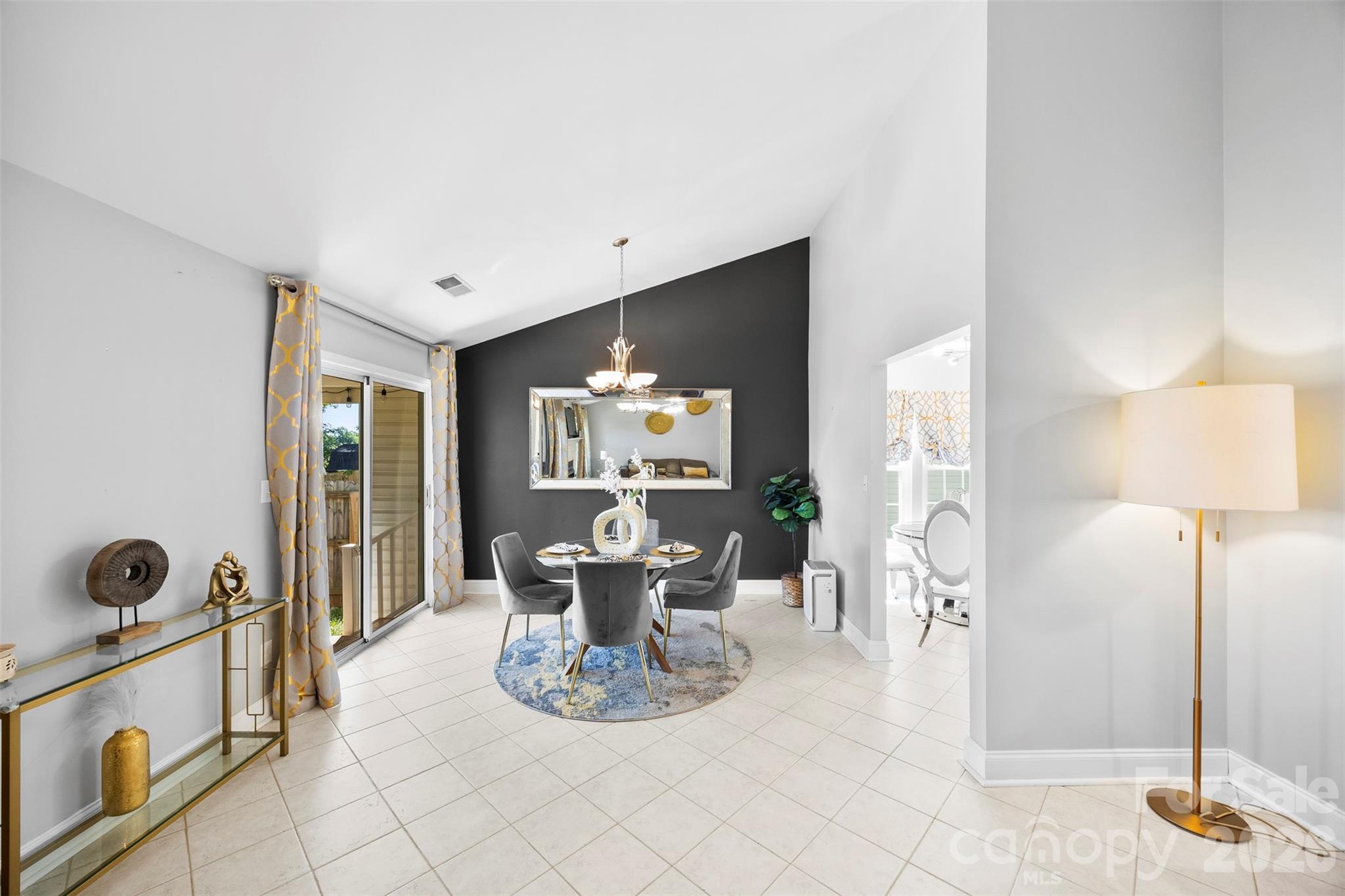 5825 NW Birchfield Lane — Concord