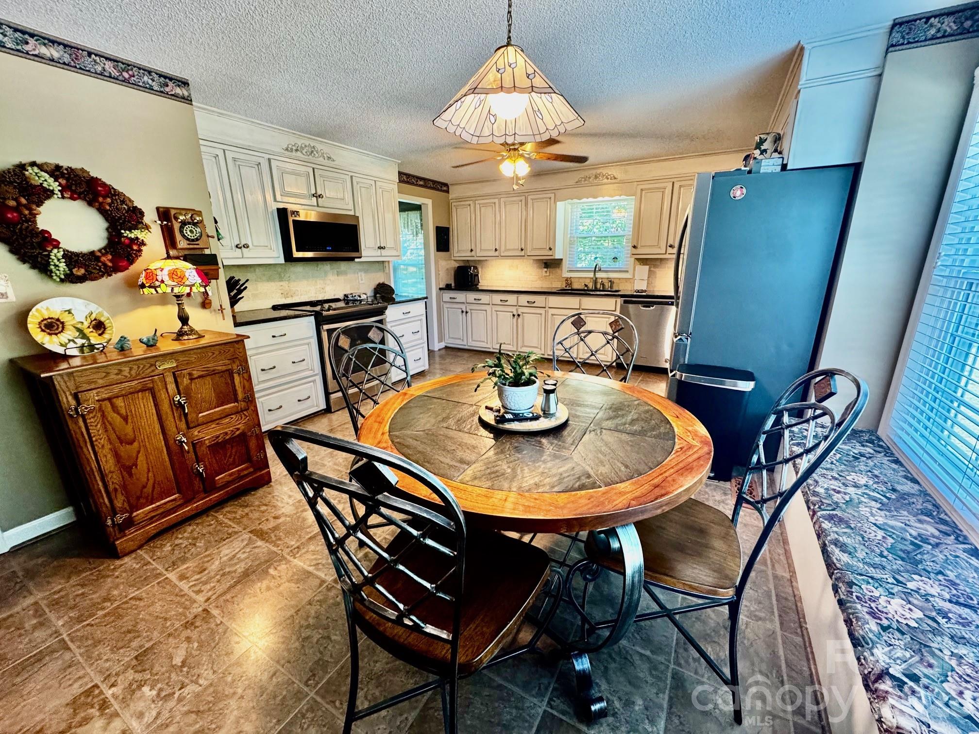 204 Brentwood Drive — Maiden