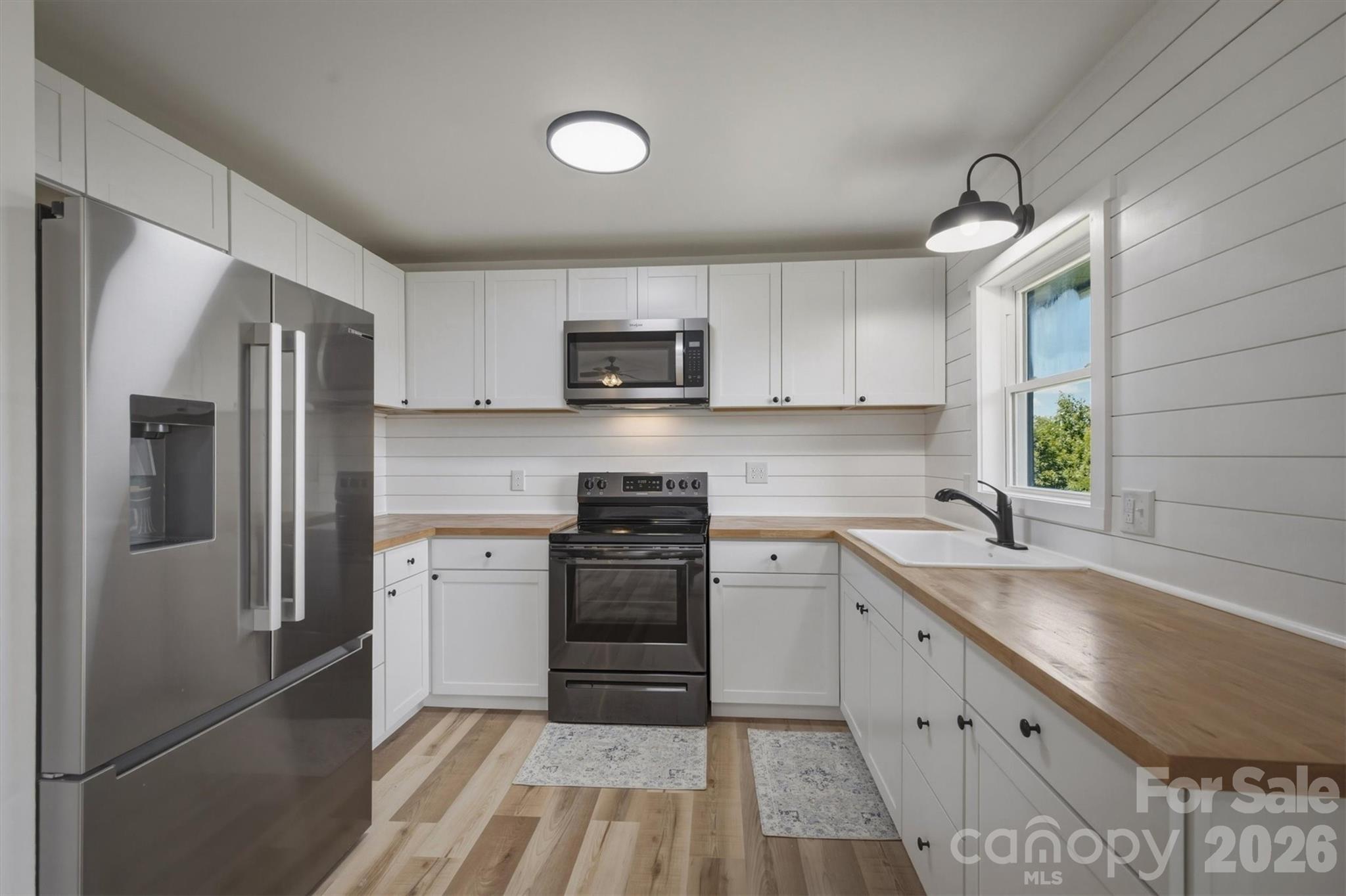 822 Windy Mountain Road — Deep Gap
