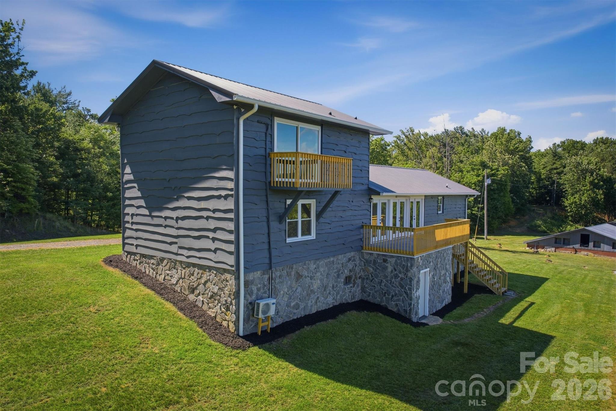 822 Windy Mountain Road — Deep Gap