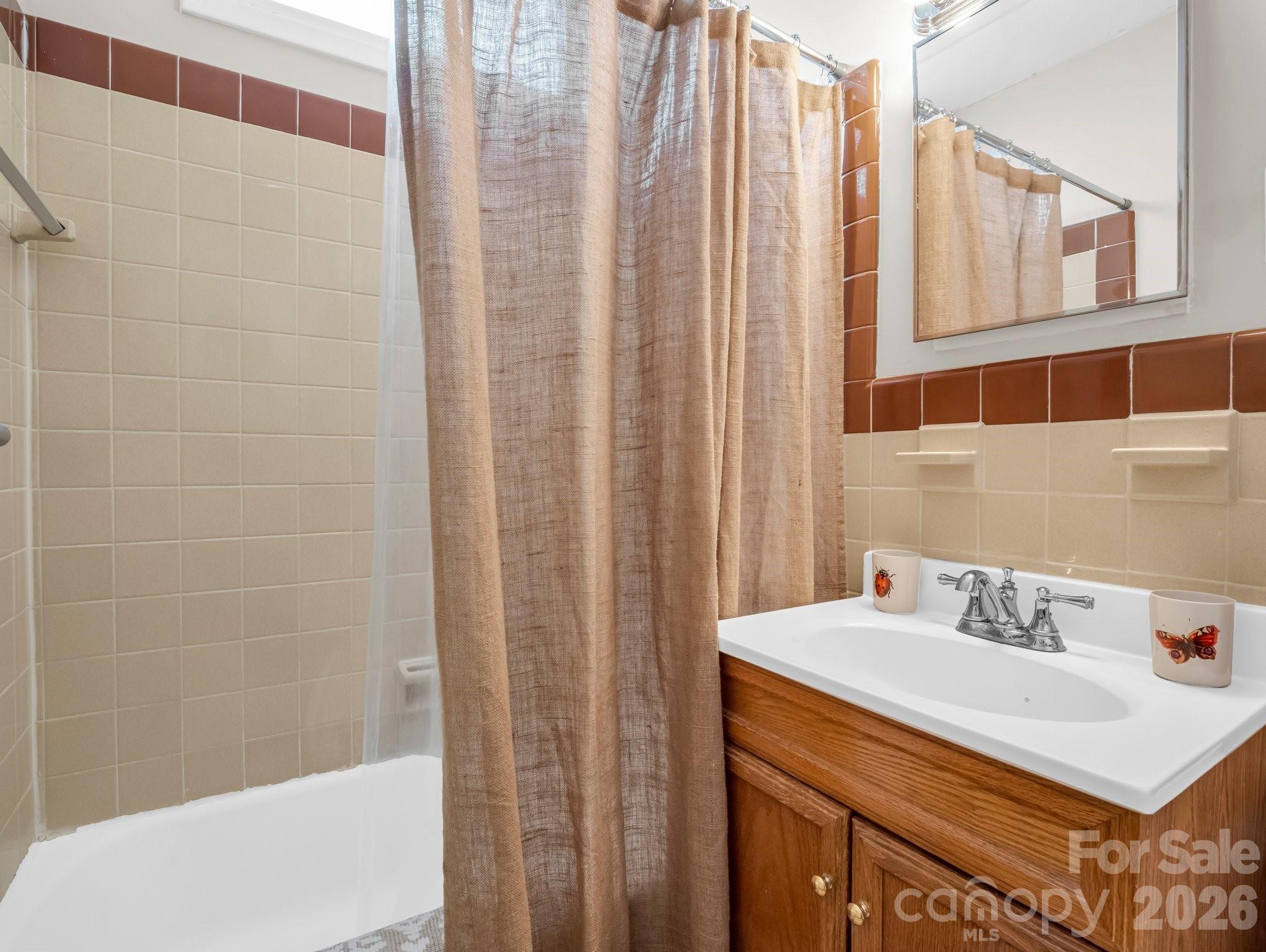 140 Old Mill Road #214 — Flat Rock