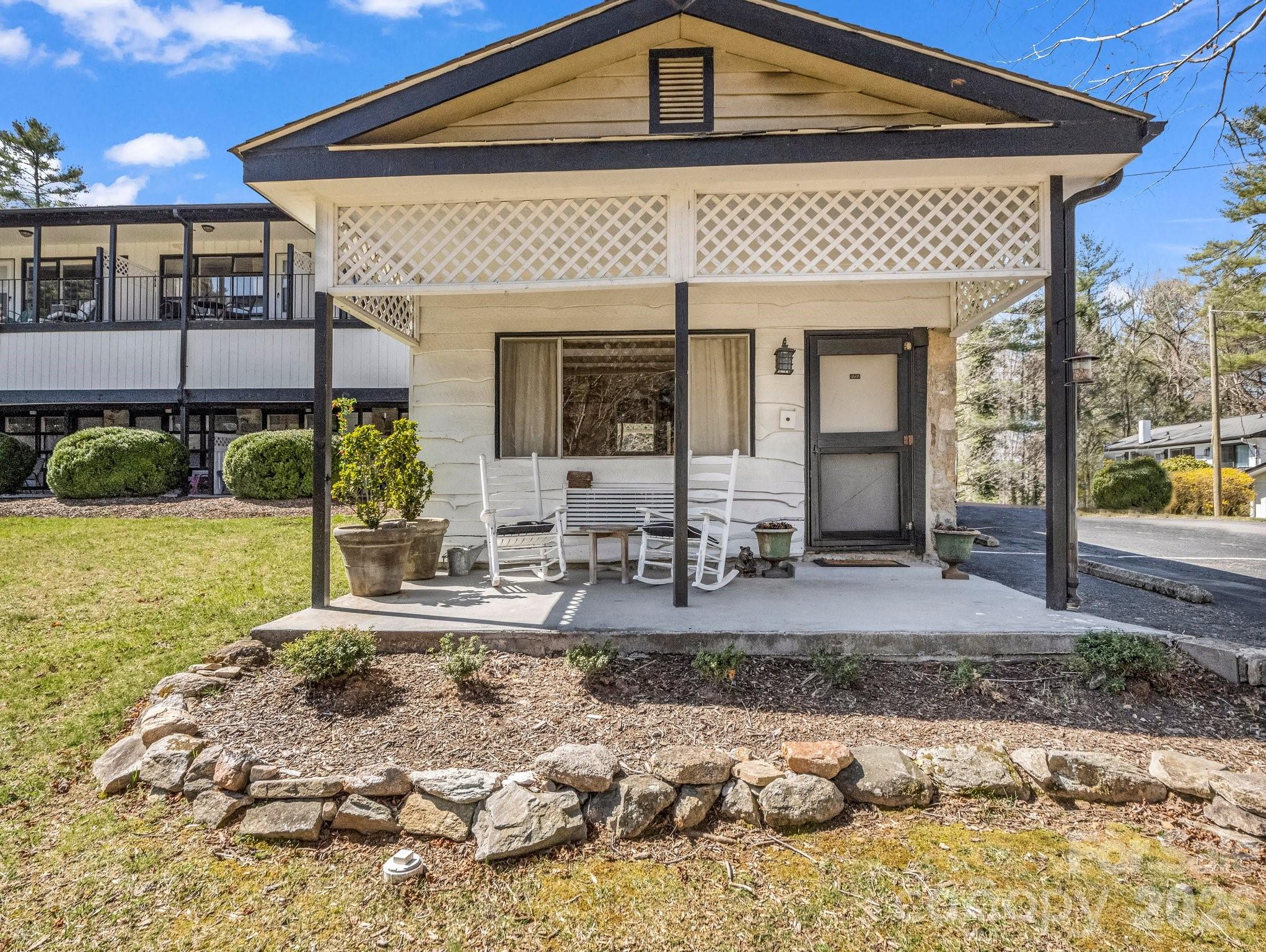 140 Old Mill Road #214 — Flat Rock