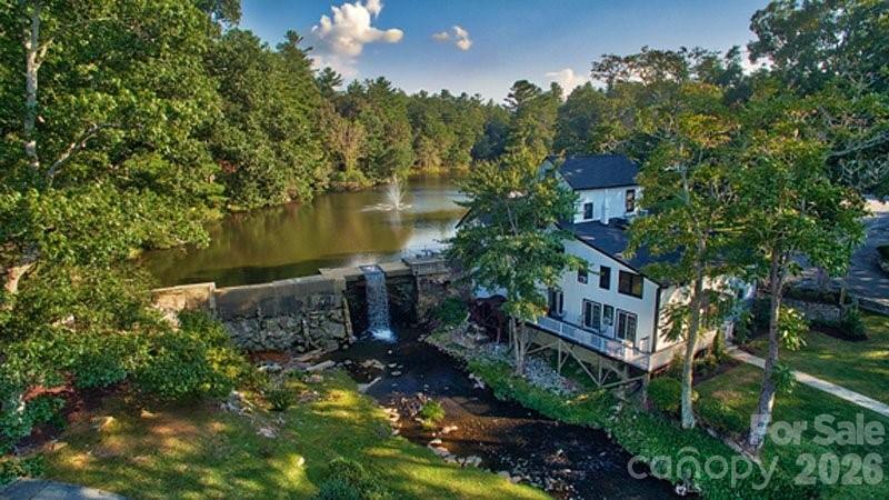 140 Old Mill Road #214 — Flat Rock