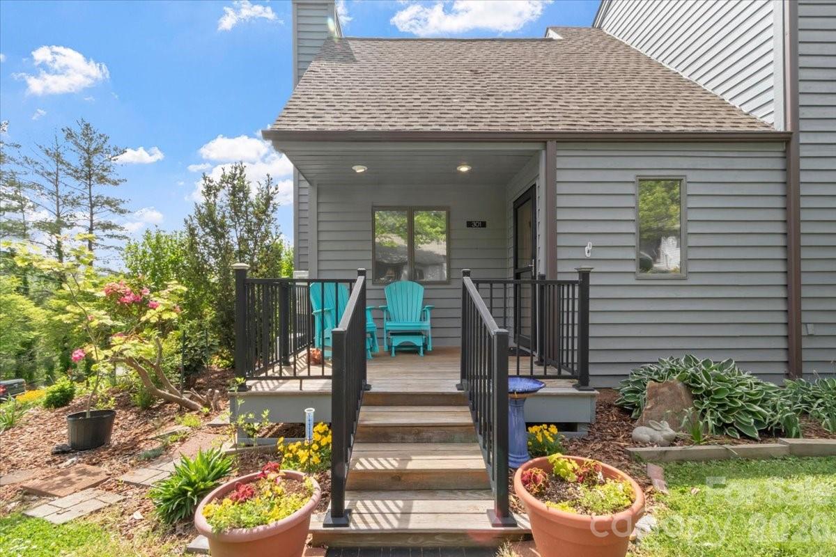 301 Robertson Street — Burnsville