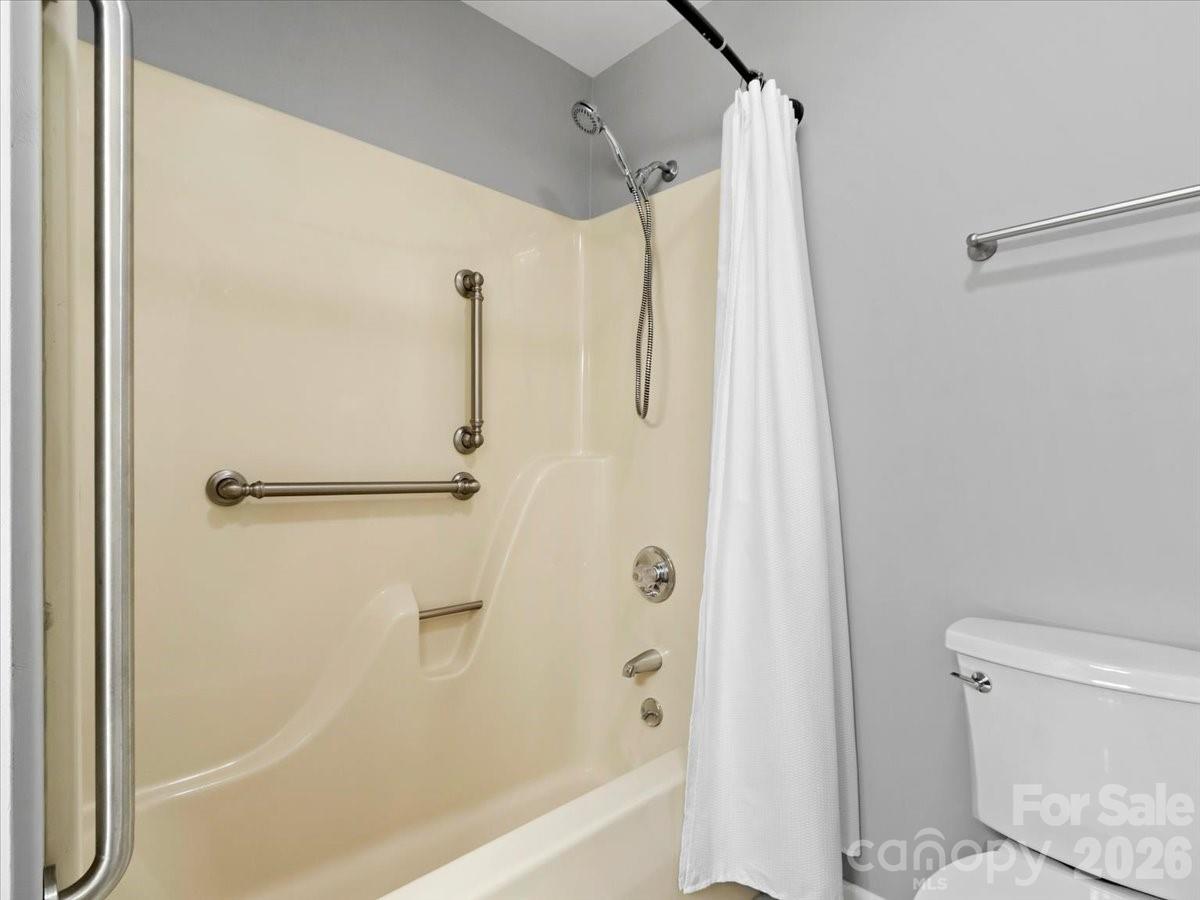 301 Robertson Street — Burnsville