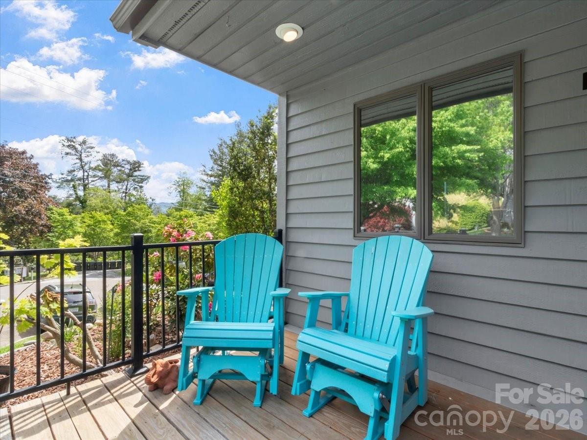 301 Robertson Street — Burnsville