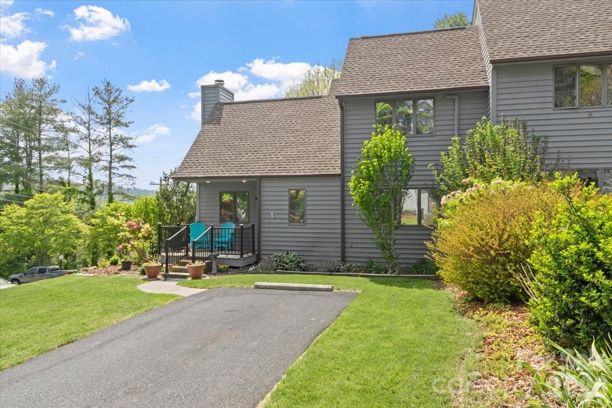 301 Robertson Street — Burnsville