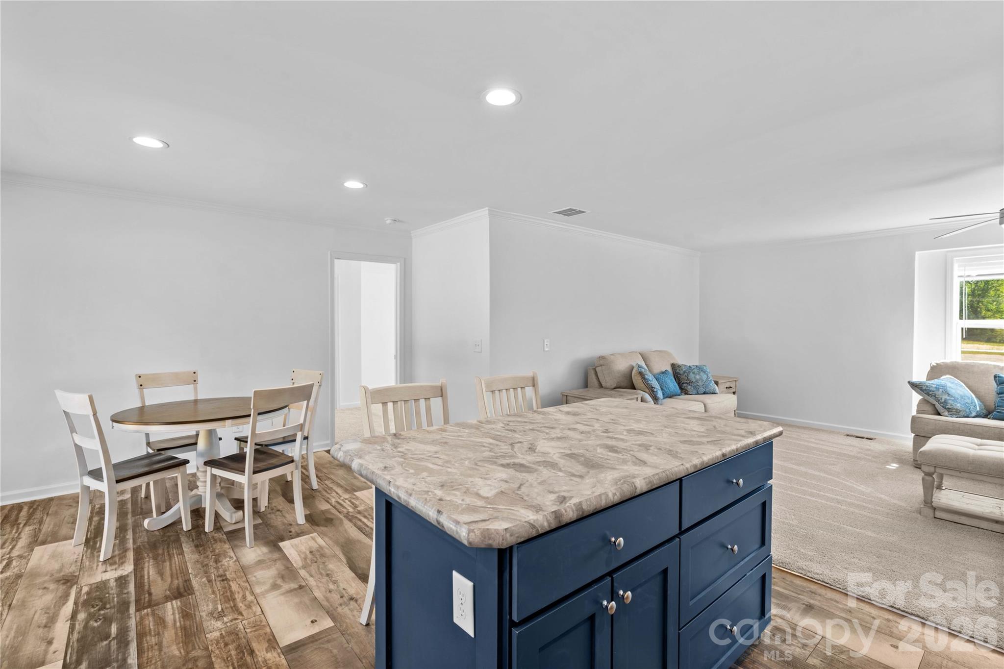 6028 Bridges Street — Catawba