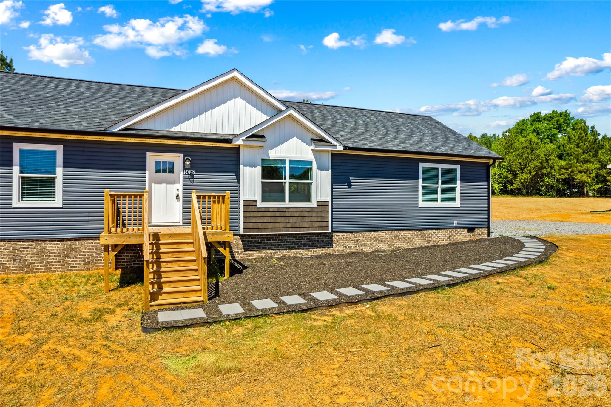 6028 Bridges Street — Catawba