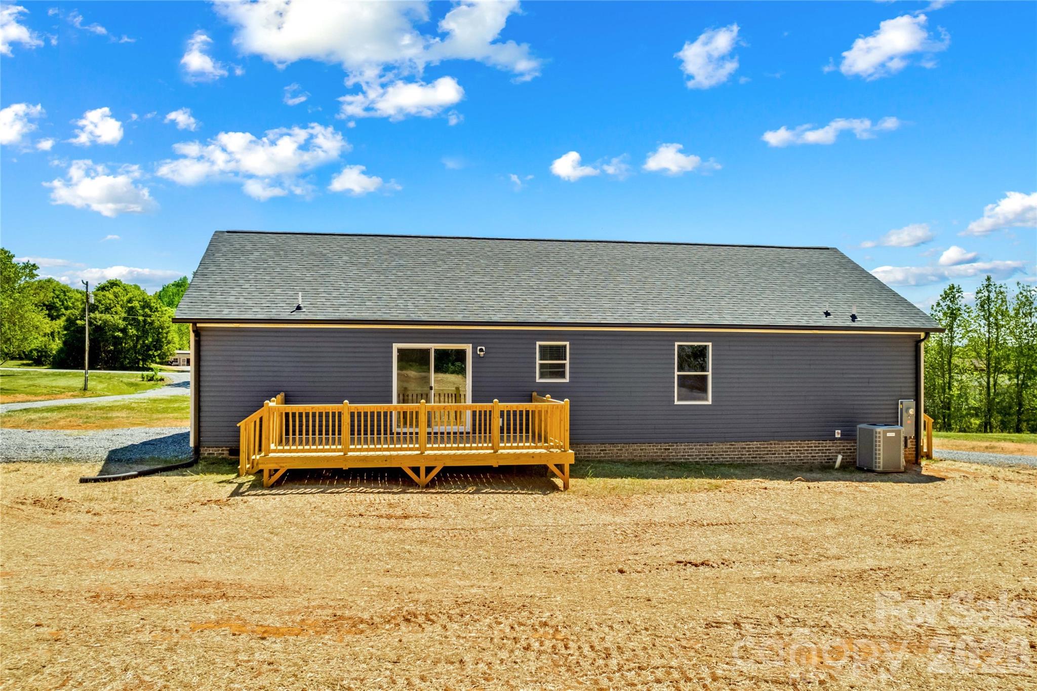6028 Bridges Street — Catawba