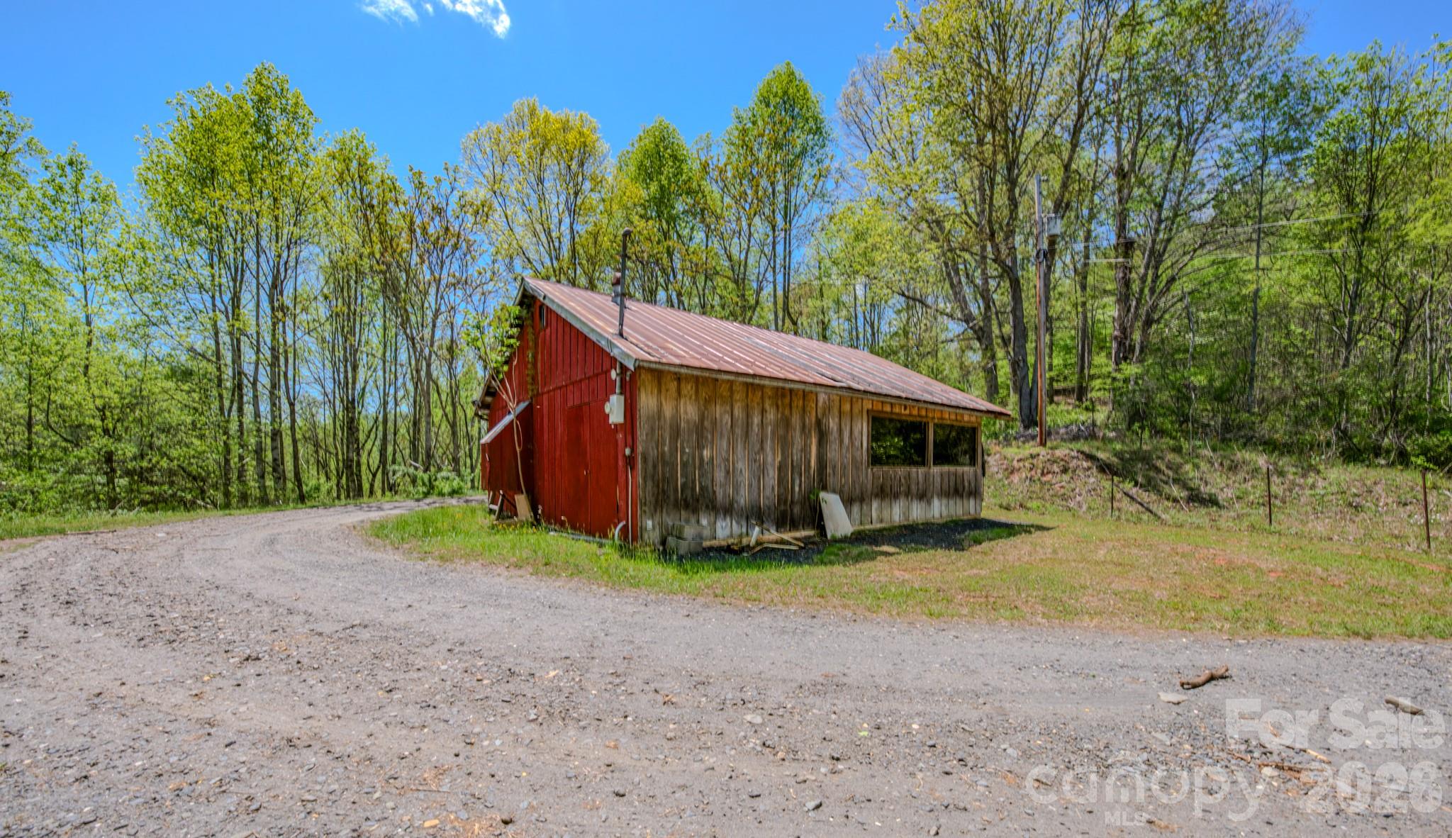 143 Gouge Cemetery Road — Bakersville