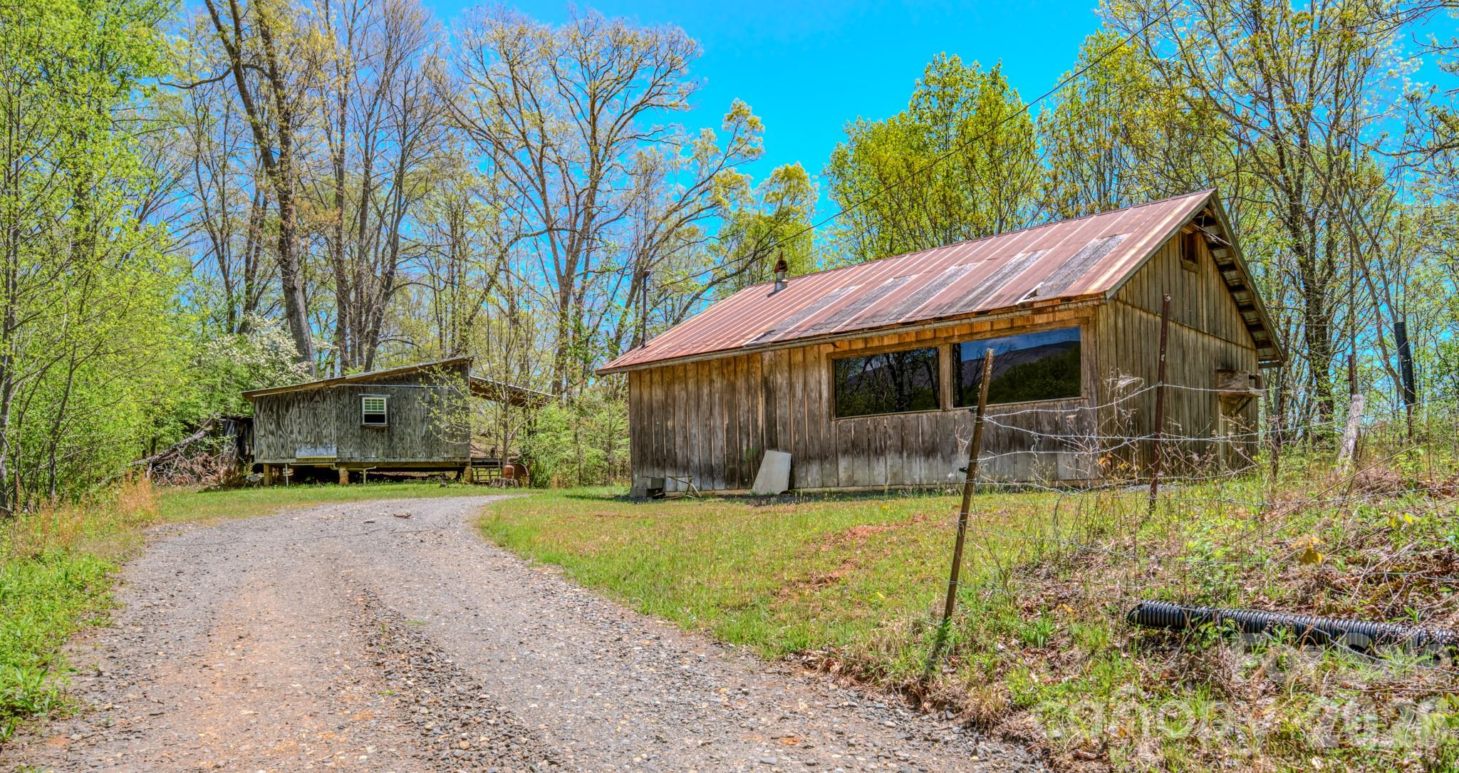 143 Gouge Cemetery Road — Bakersville