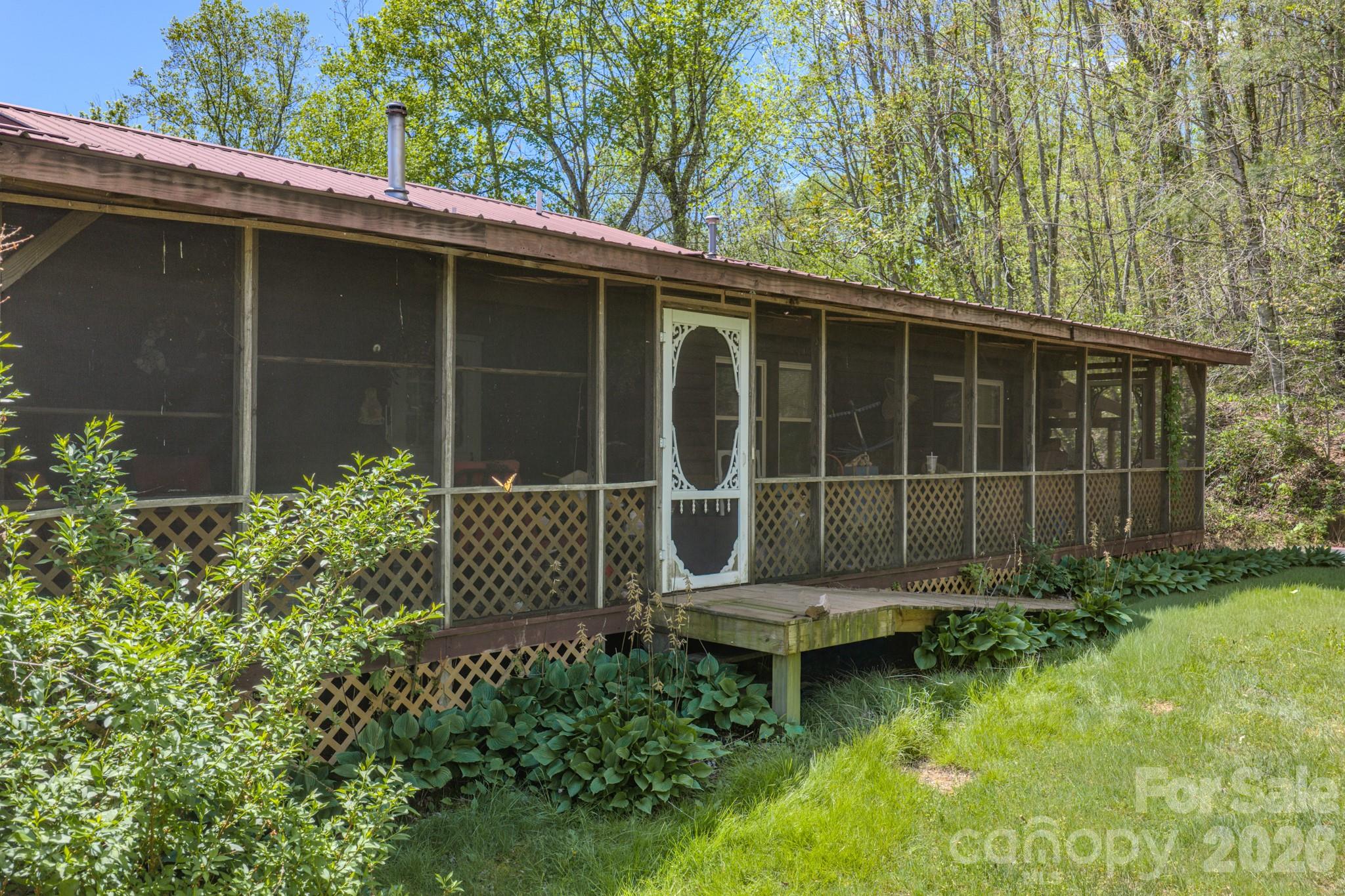143 Gouge Cemetery Road — Bakersville
