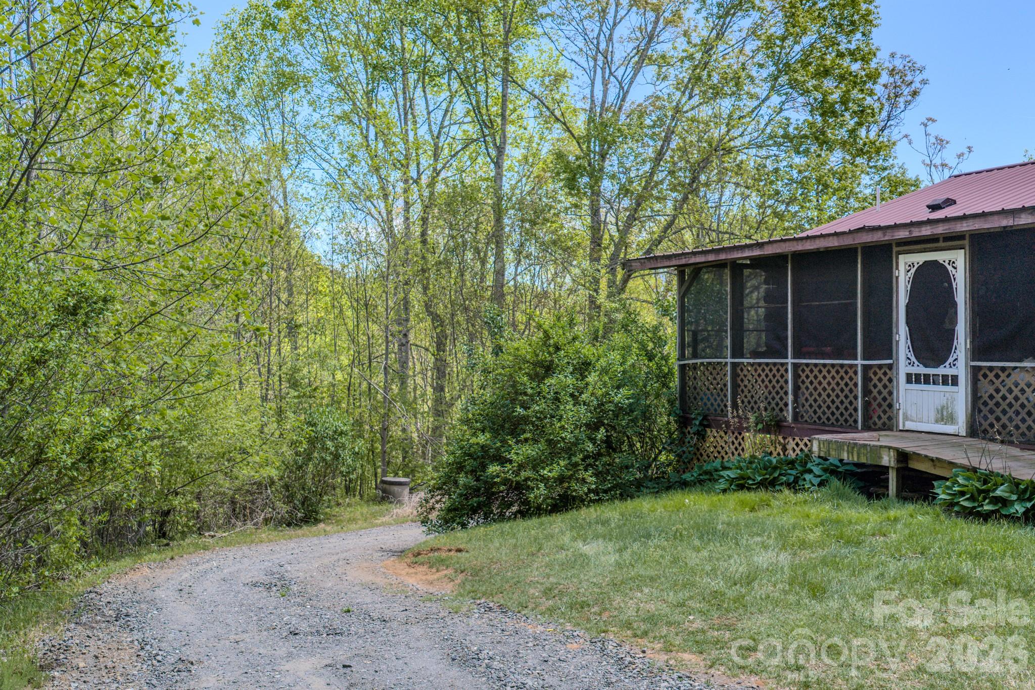 143 Gouge Cemetery Road — Bakersville