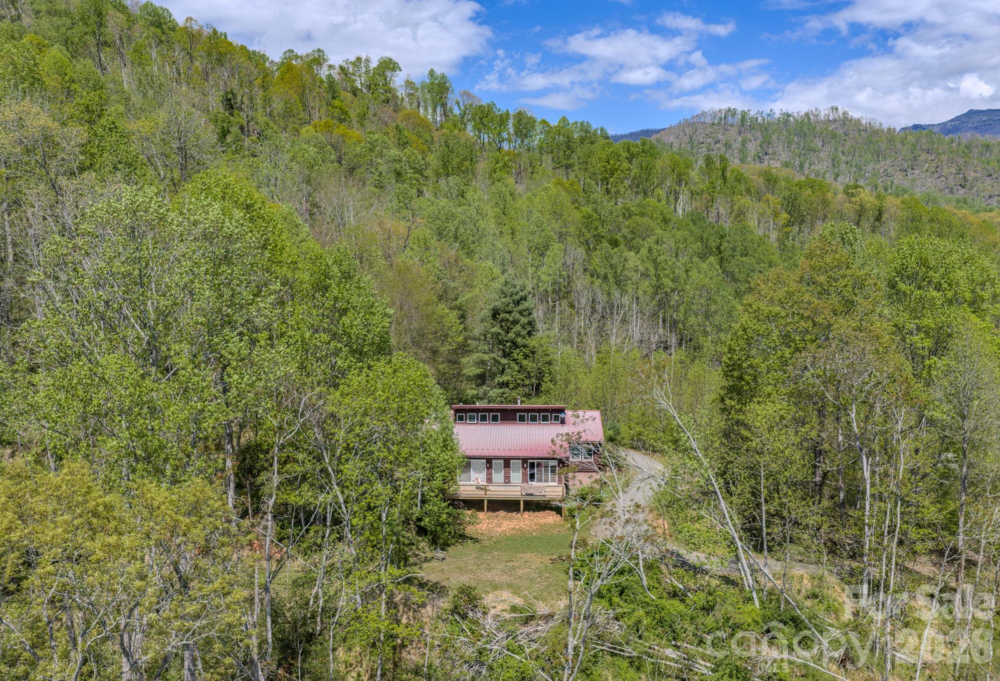 143 Gouge Cemetery Road — Bakersville
