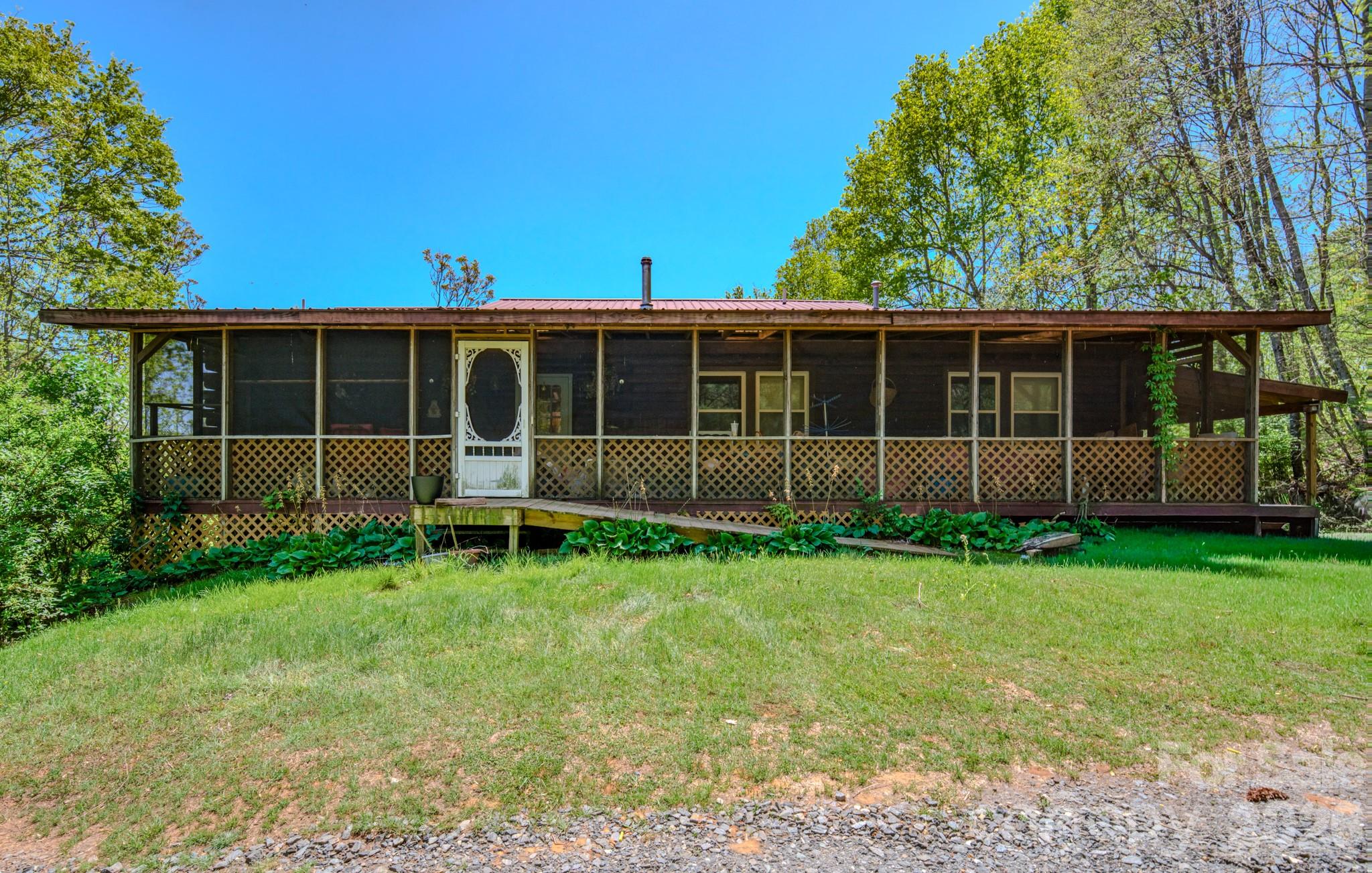 143 Gouge Cemetery Road — Bakersville