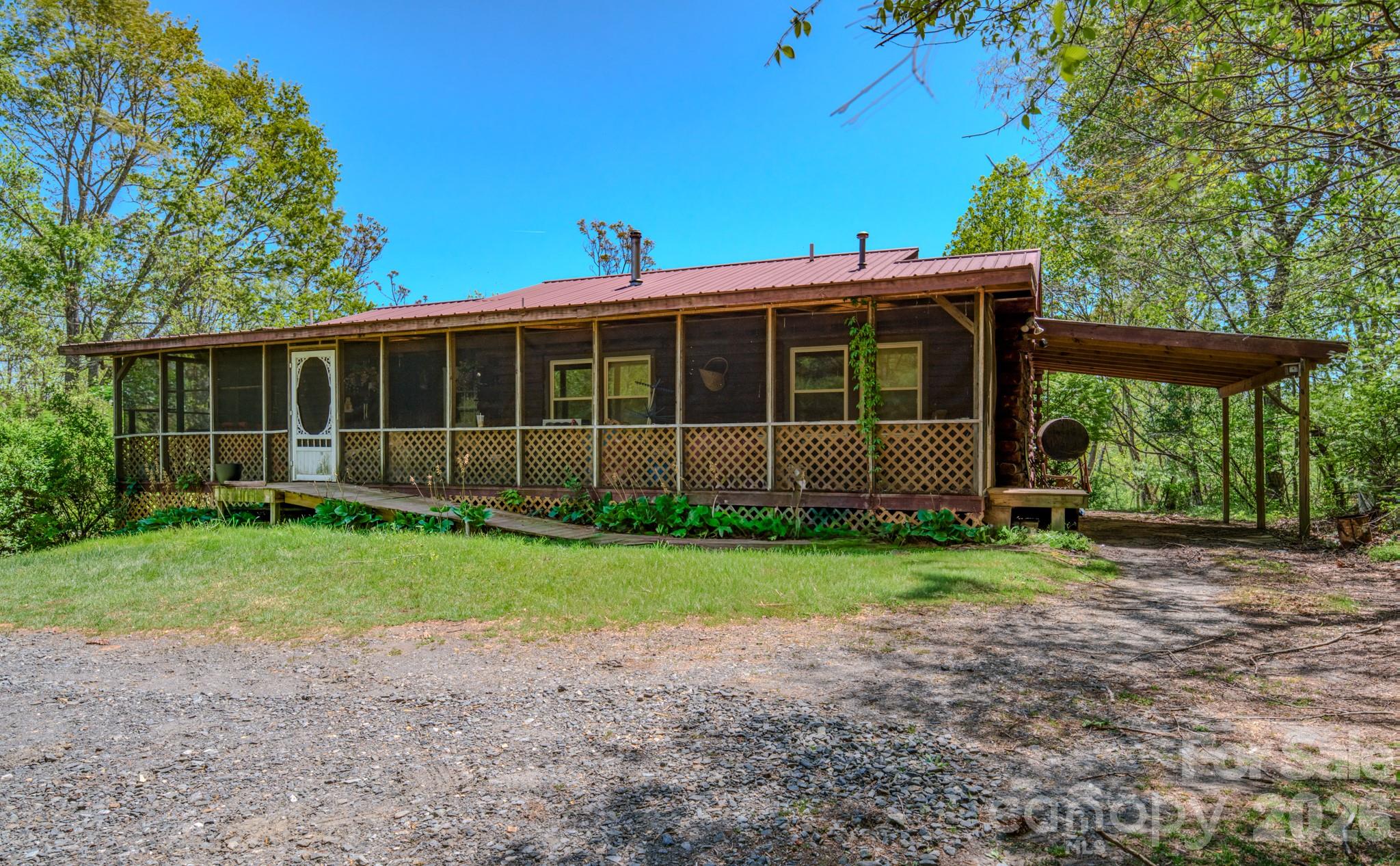 143 Gouge Cemetery Road — Bakersville