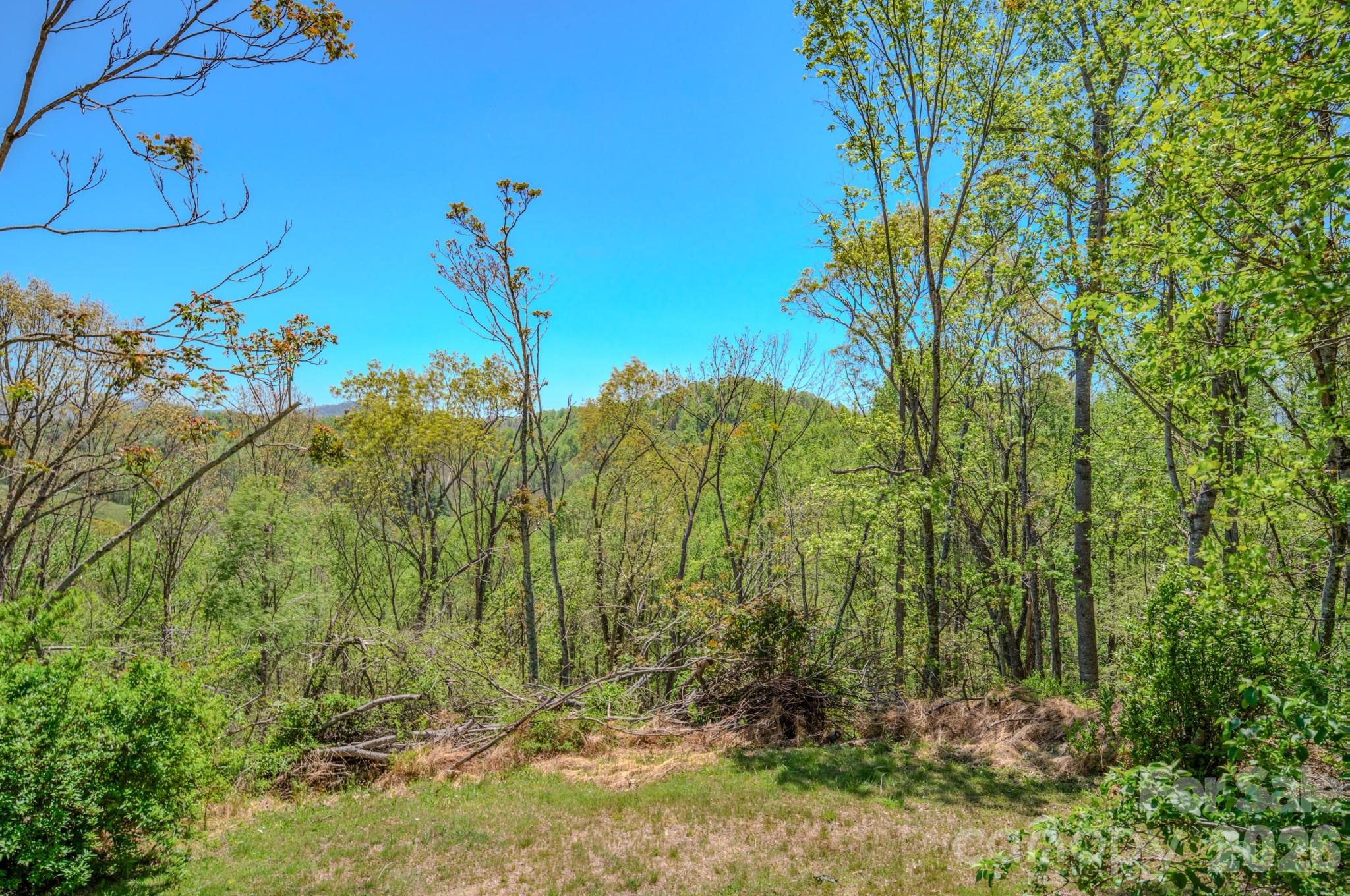 143 Gouge Cemetery Road — Bakersville