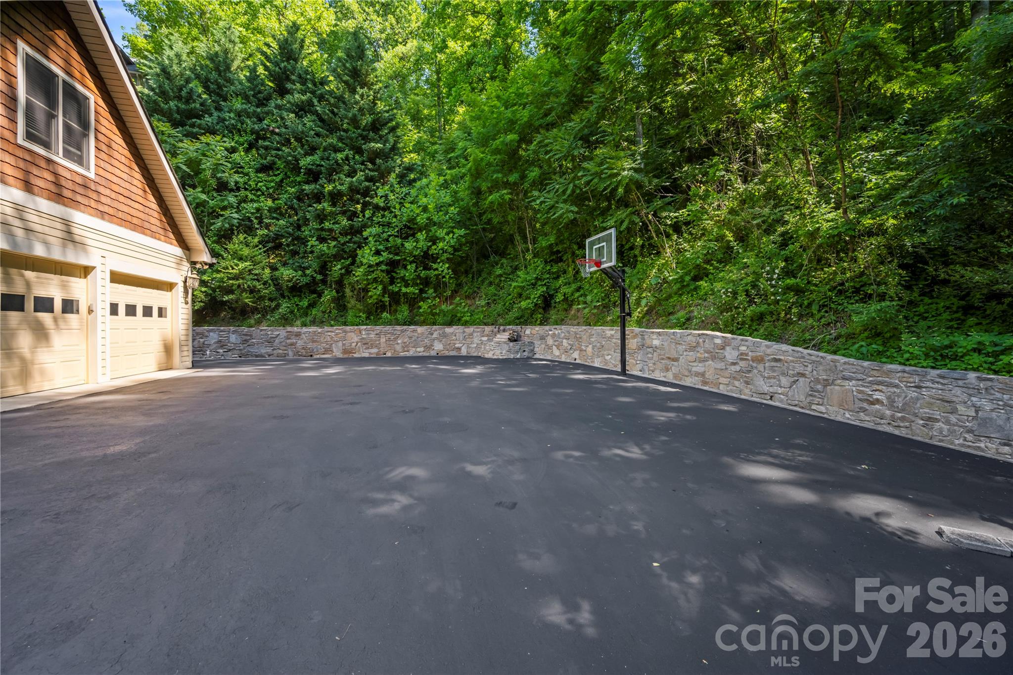 128 Churchill Downs Drive — Fairview