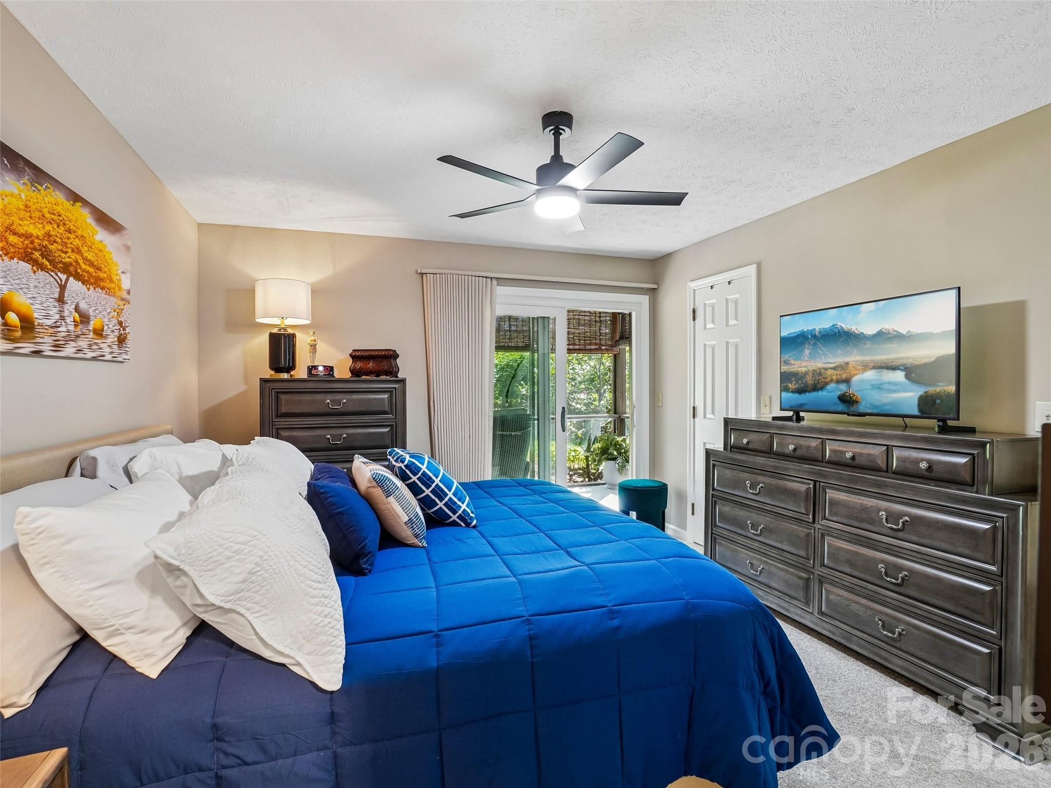 1737 Haywood Manor Road #B — Hendersonville