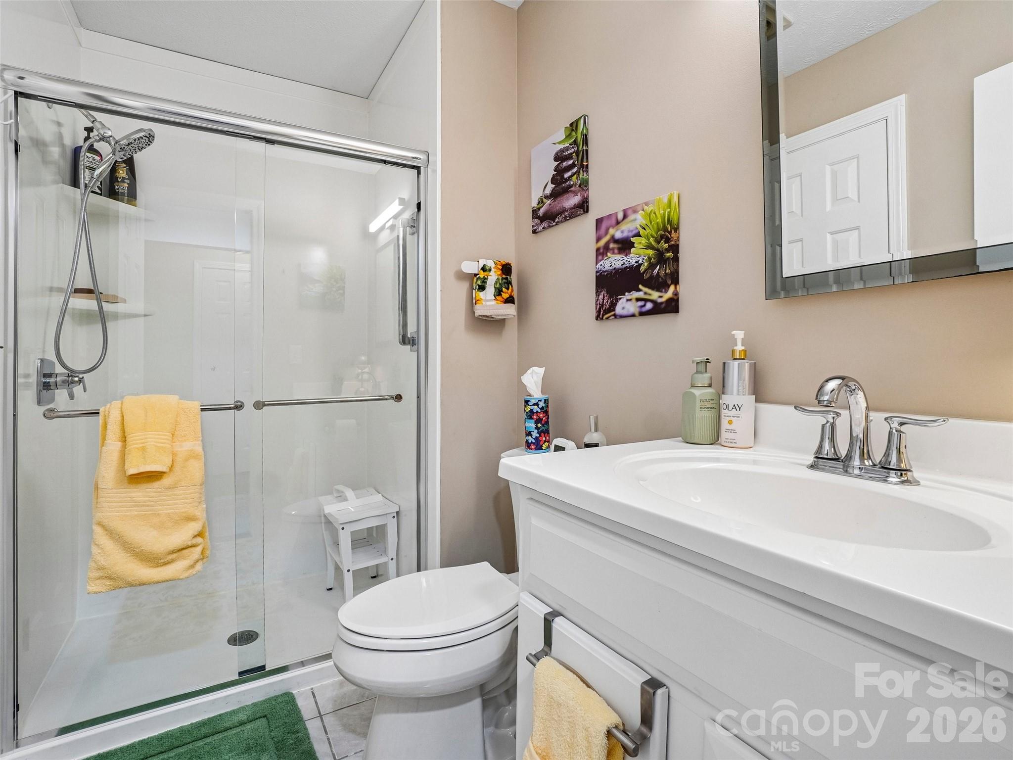 1737 Haywood Manor Road #B — Hendersonville