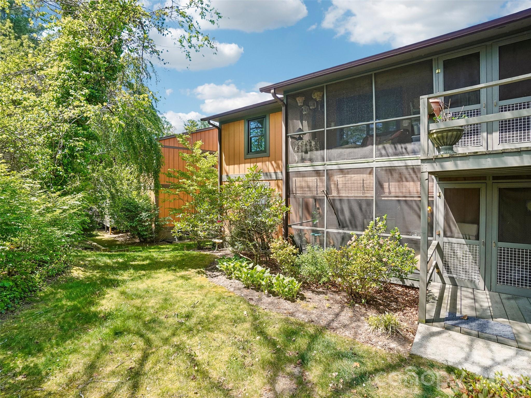 1737 Haywood Manor Road #B — Hendersonville