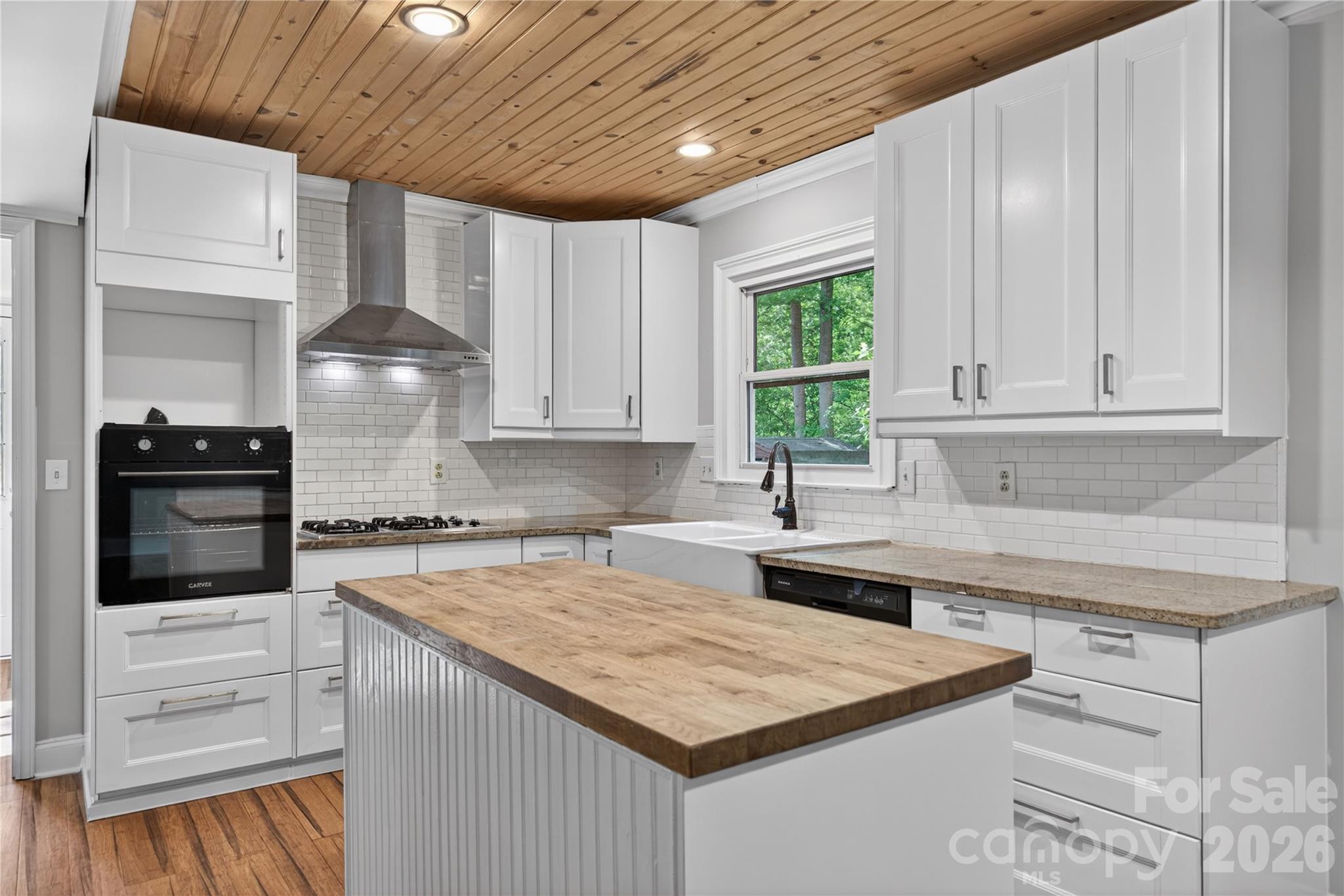 7942 Surreywood Place — Charlotte