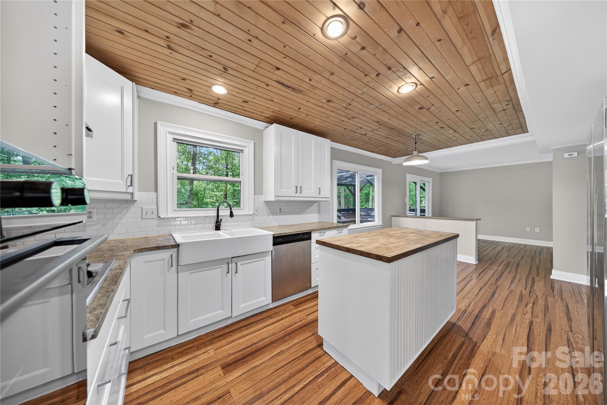 7942 Surreywood Place — Charlotte