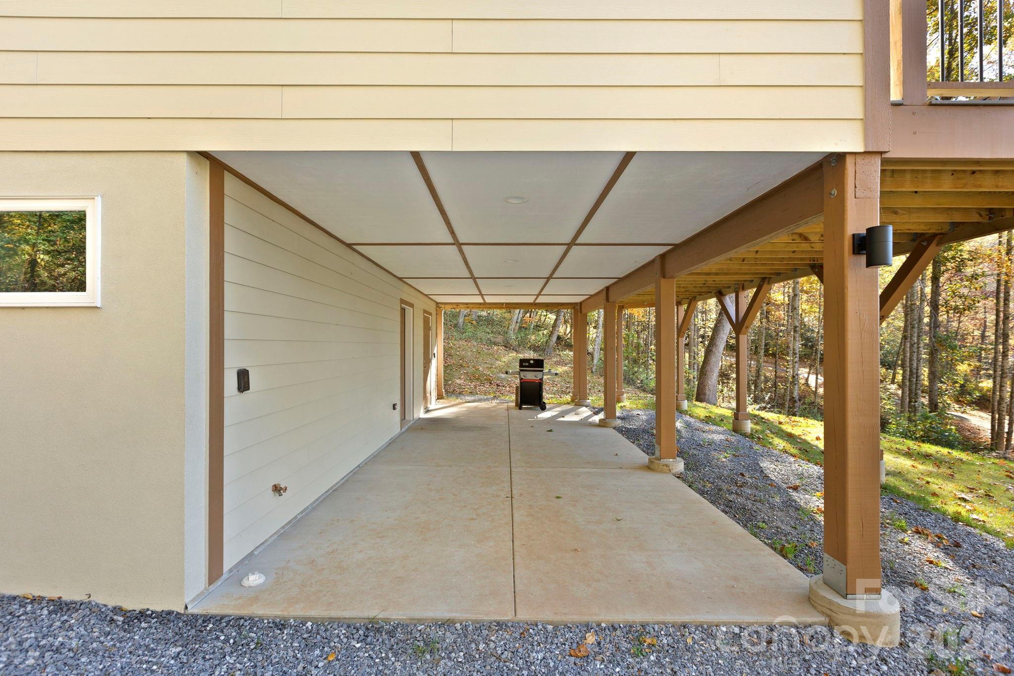 96 Old Cove Road — Black Mountain