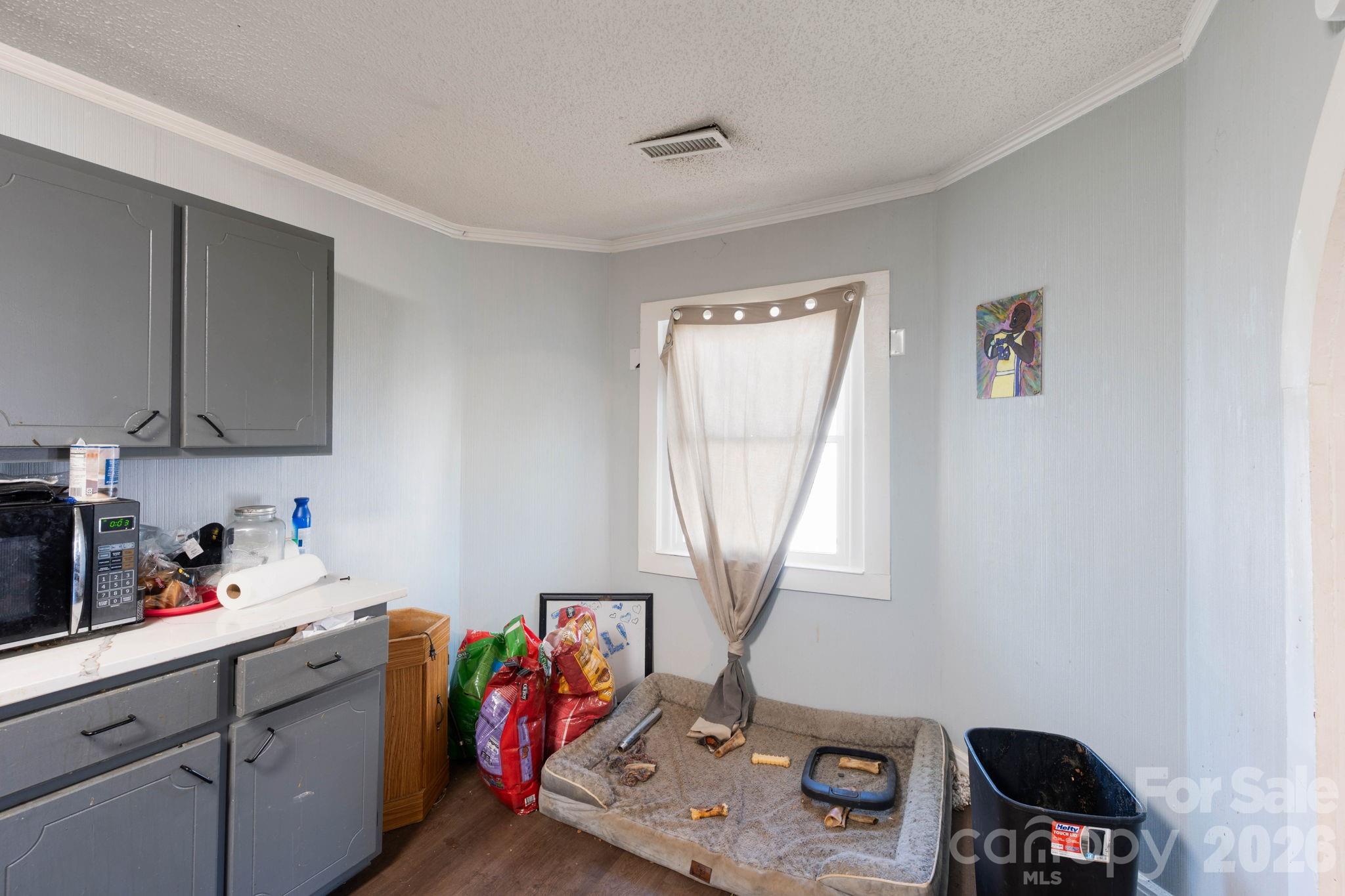 136 S Broadway Street — Forest City