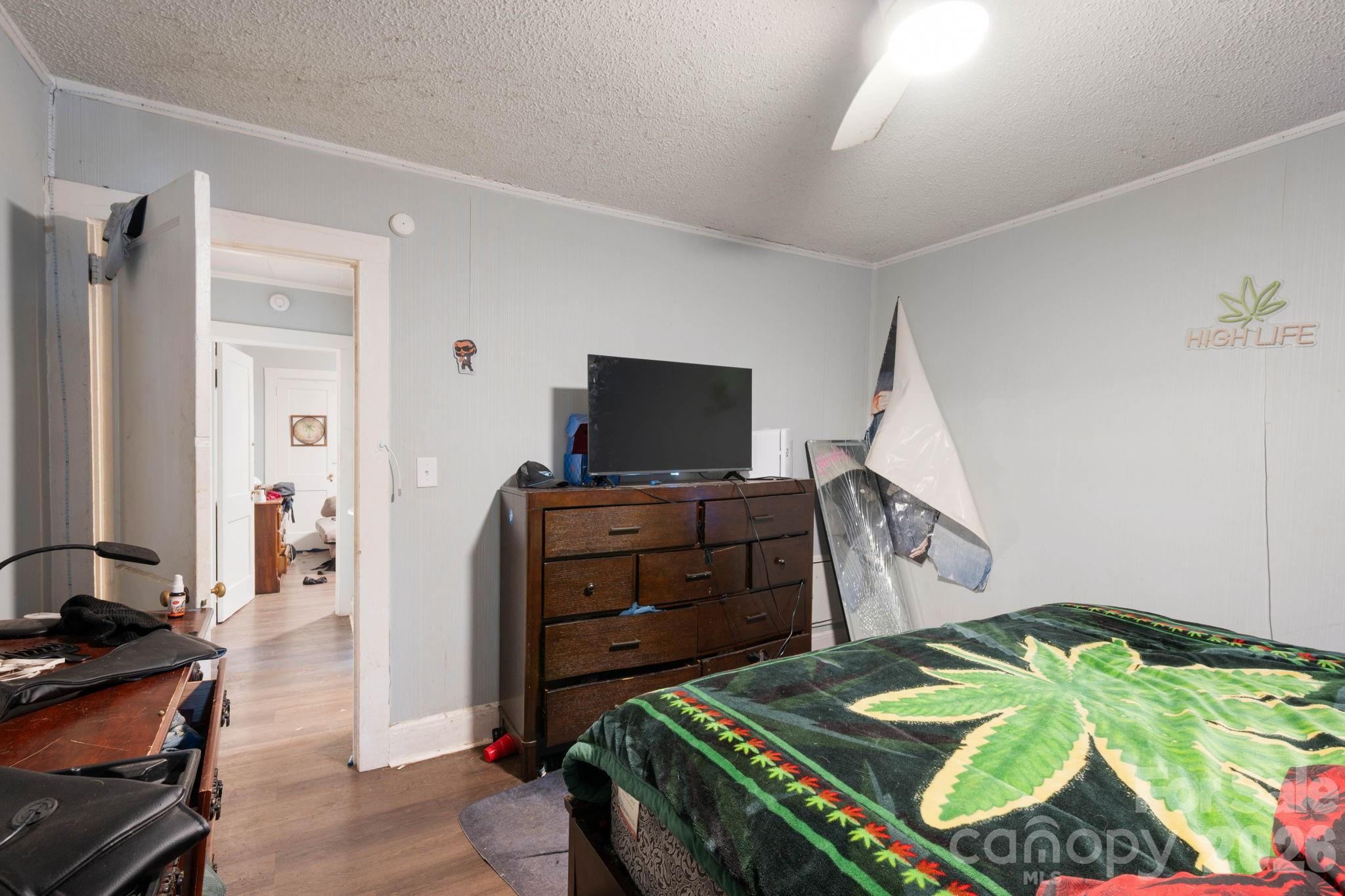 136 S Broadway Street — Forest City