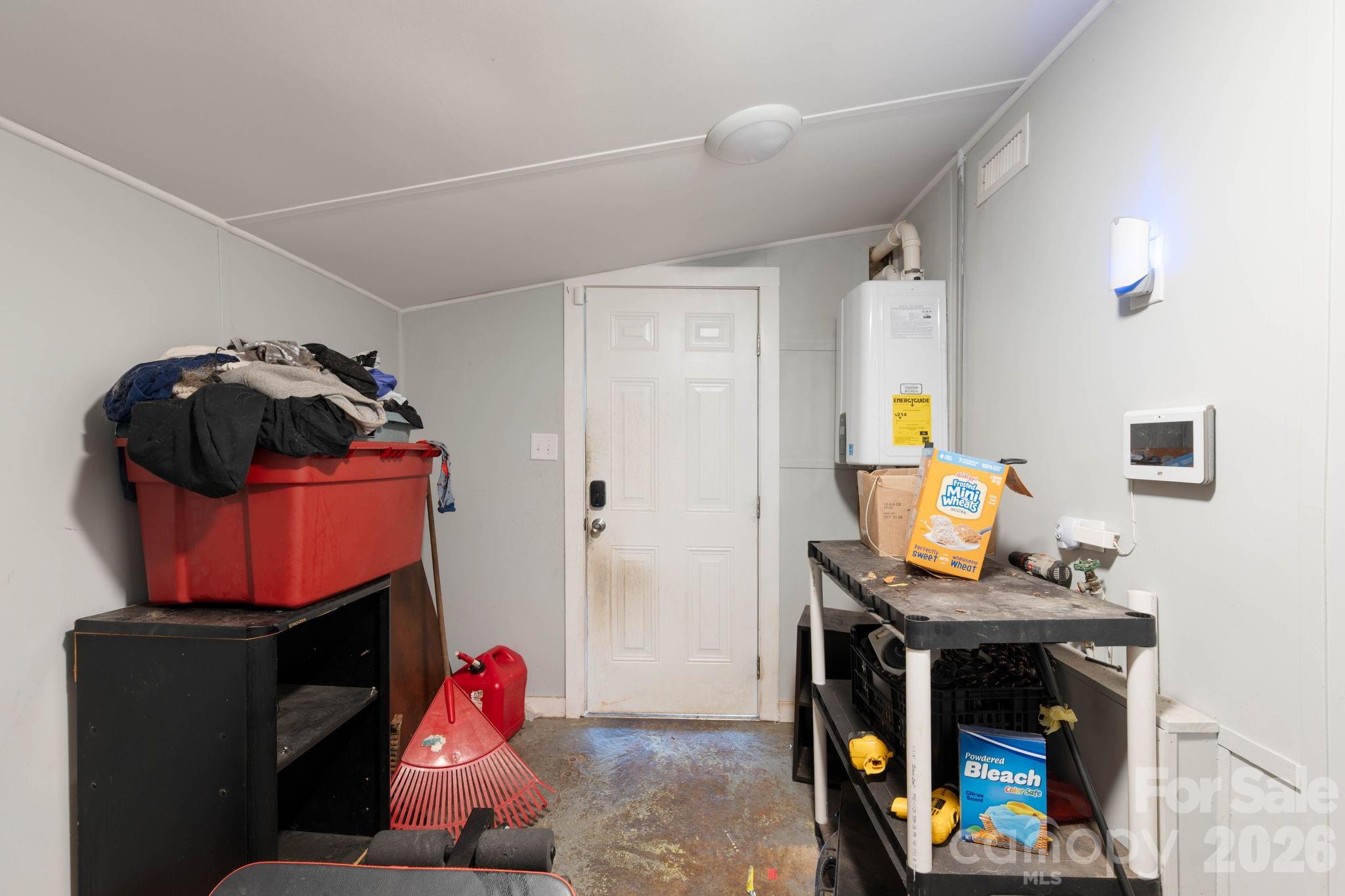 136 S Broadway Street — Forest City