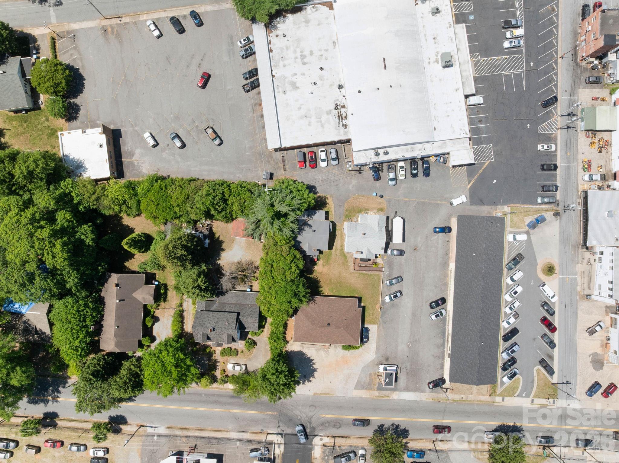 136 S Broadway Street — Forest City