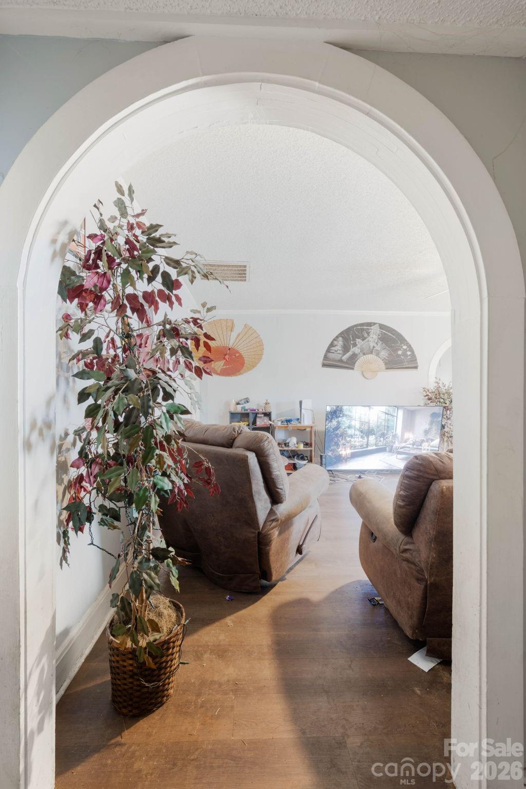 136 S Broadway Street — Forest City